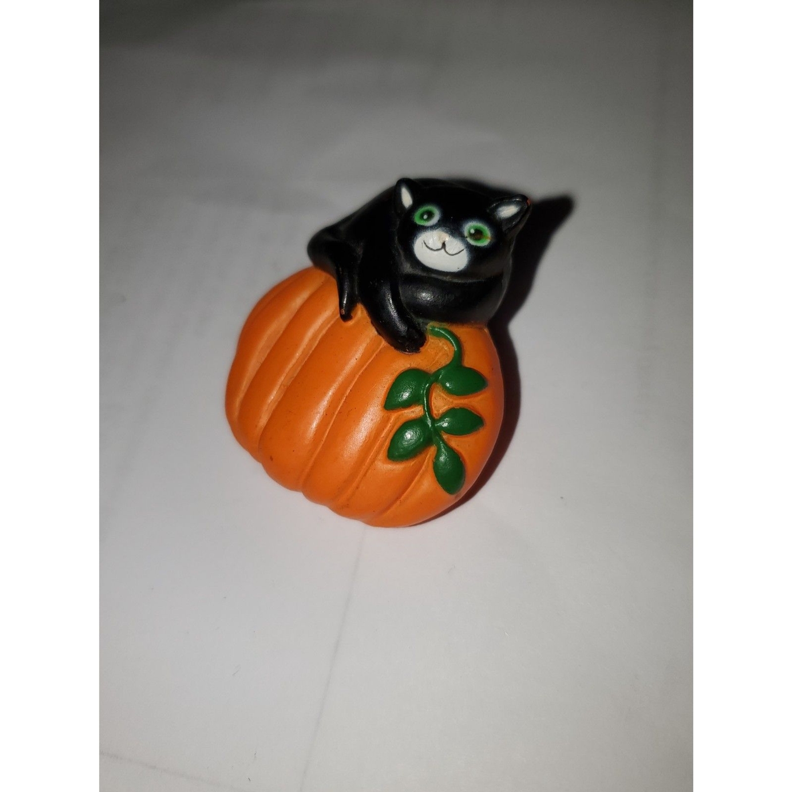 A Fun World Vintage Brooch Pin Black Cat on Pumpkin Halloween Fun Spooky