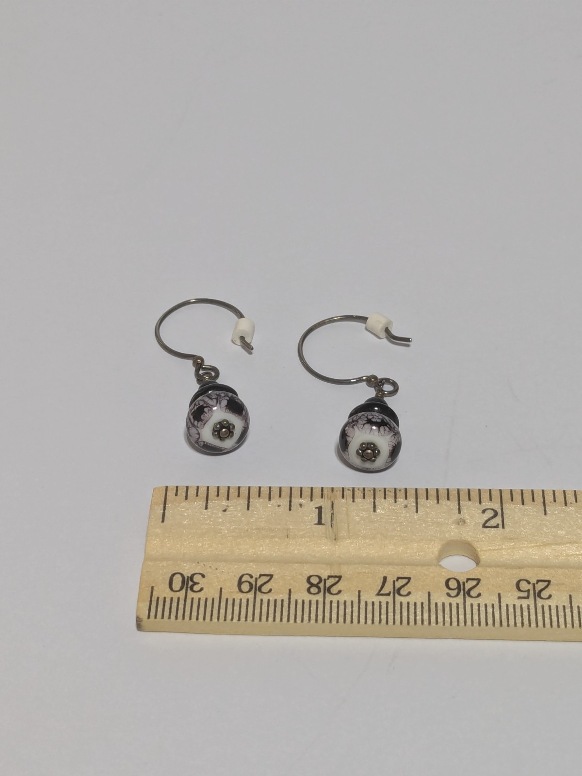 Vintage Lamp Glass Bead Flower Design Hook Dangle Earrings 1″. Silver Tone.