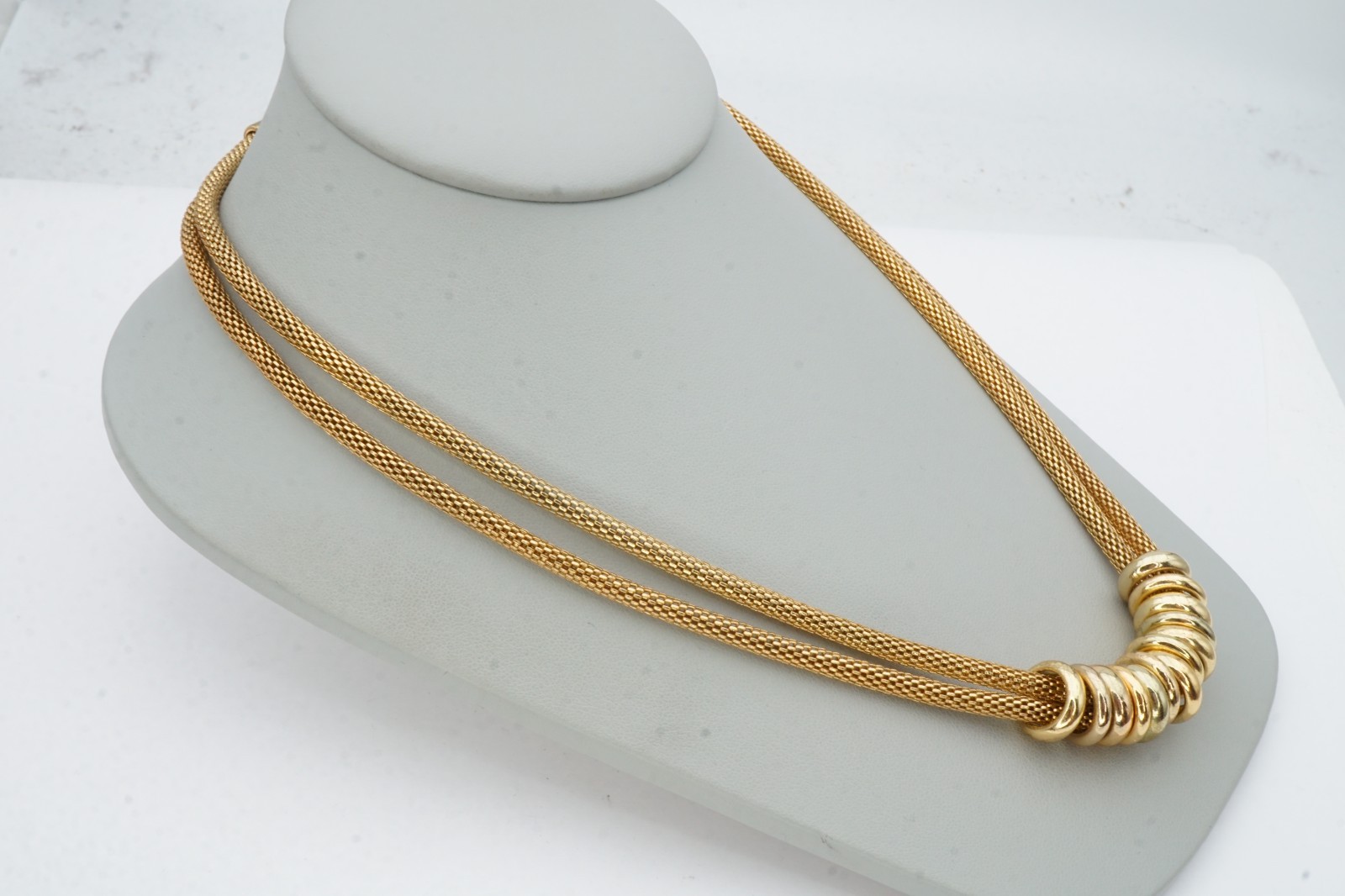 Vintage Necklace Gold Tone Mesh Circles 22″