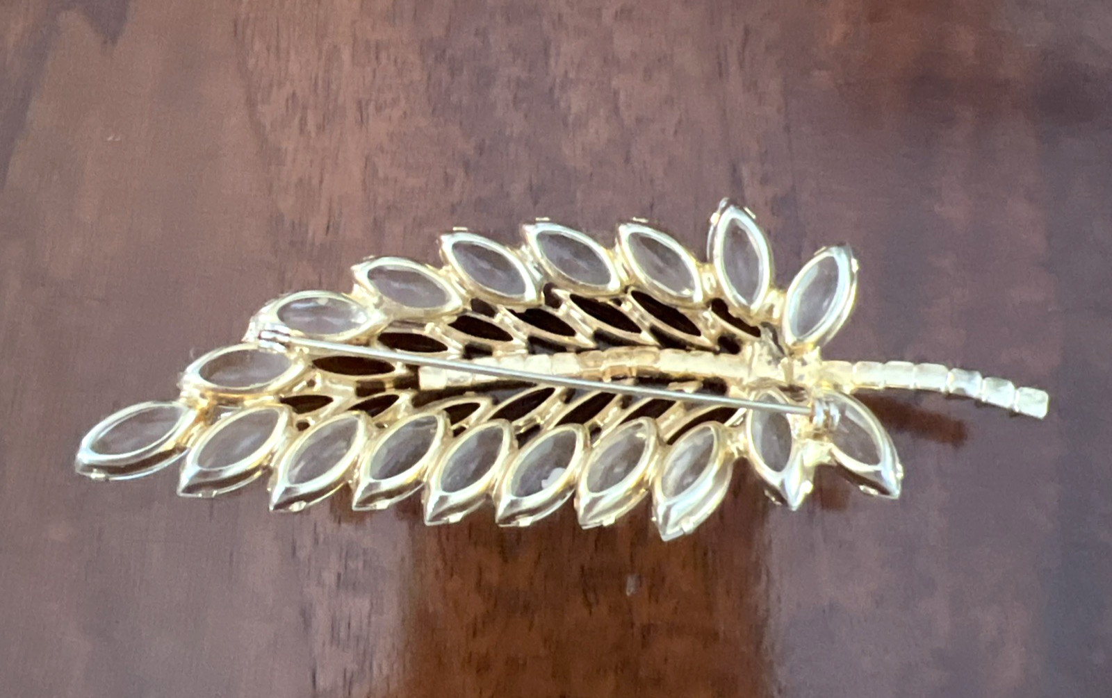 VINTAGE JULIANA DELIZZA & ELSTER AMBER and CLEAR RHINESTONE LEAF BOOCH 4″ LONG