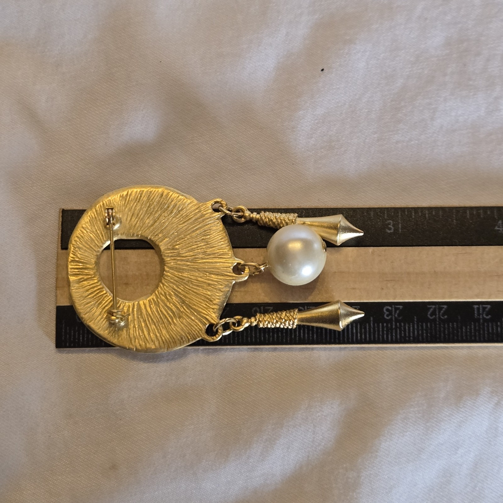 Vtg Brutalist Brooch Faux Pearl Gold Tone Charm Pin