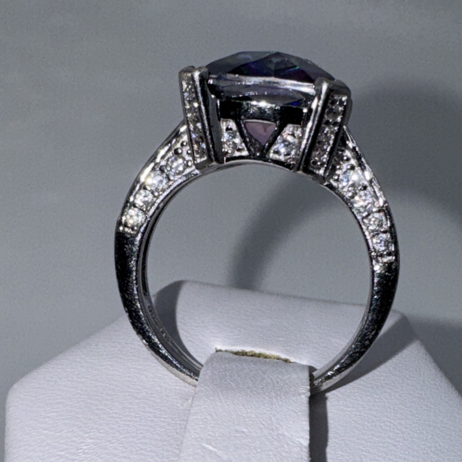 Large Square Cushion Cut Mystic Topaz Sz7.5. 925 Sterling. 06260030SC