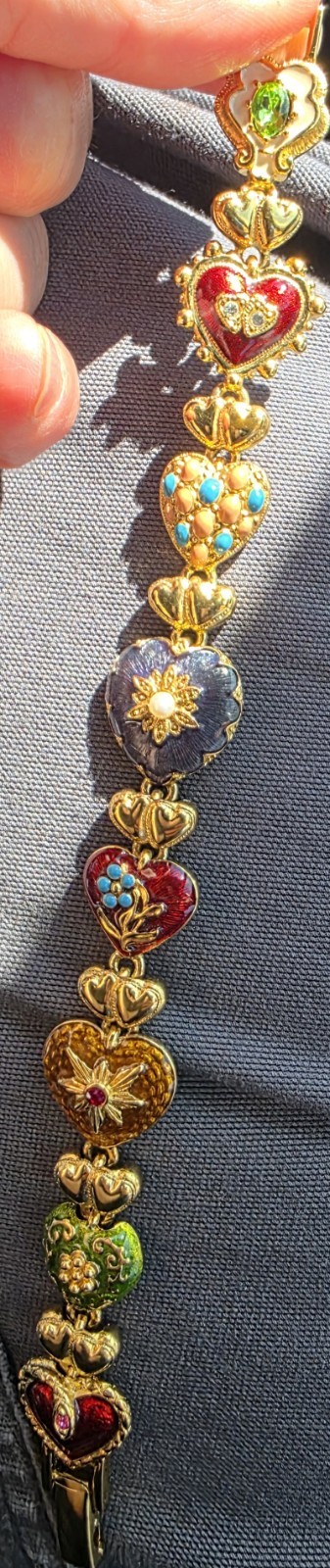 Vtg “Joan Rivers” Hearts Flowers faux pearl Bracelet Enamel Heart Charm Signed