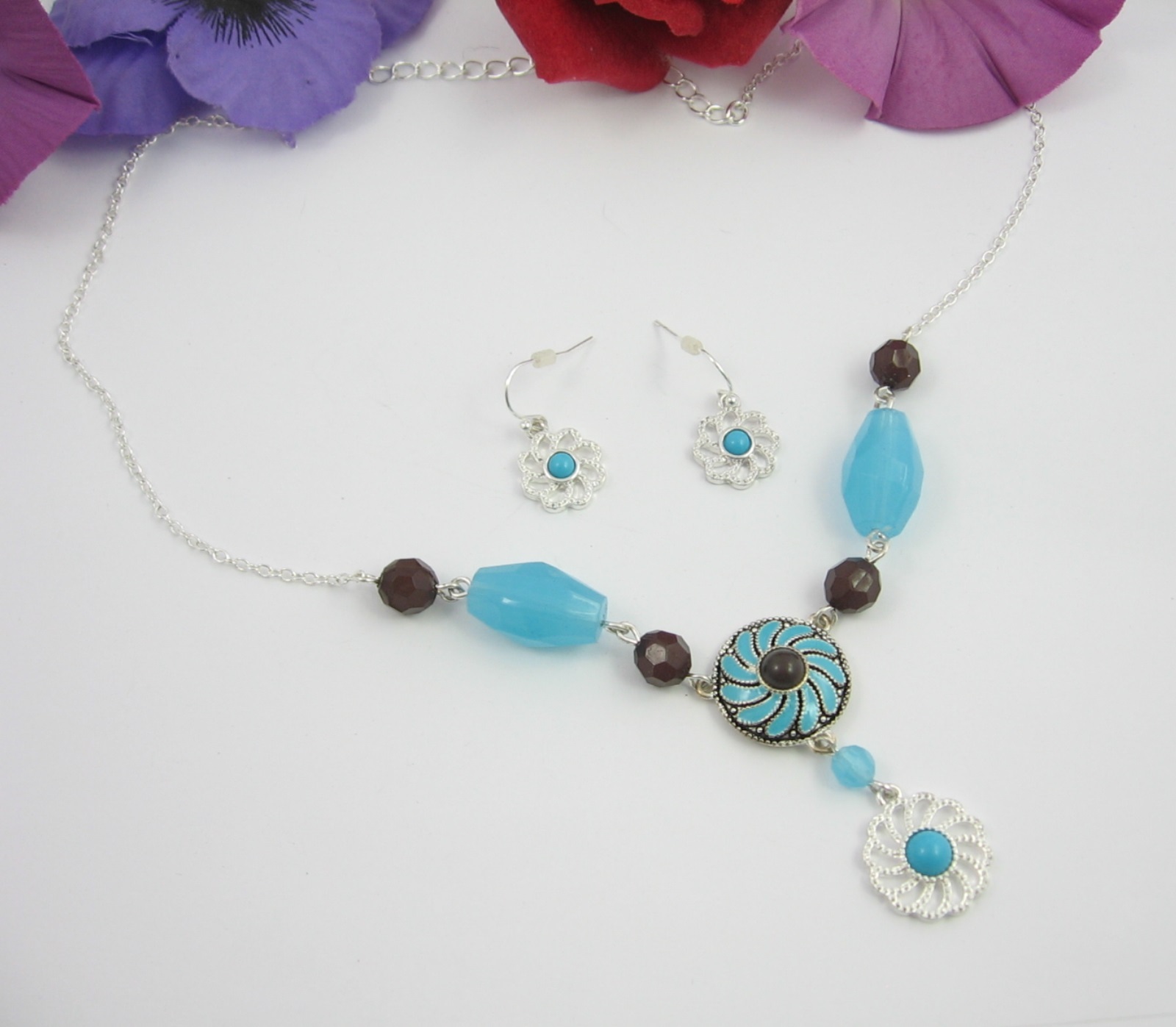 WESTERN CHIC NECKLACE & Pierced EARRINGS Gift Set Box Turquoise-Blue AVON