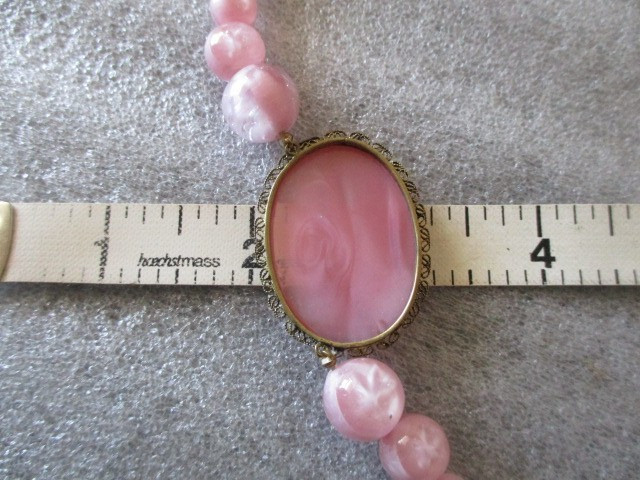 VINTAGE PINK GLASS 14K YELLOW GOLD BEAD CHOKER NECKLACE – 16.5″