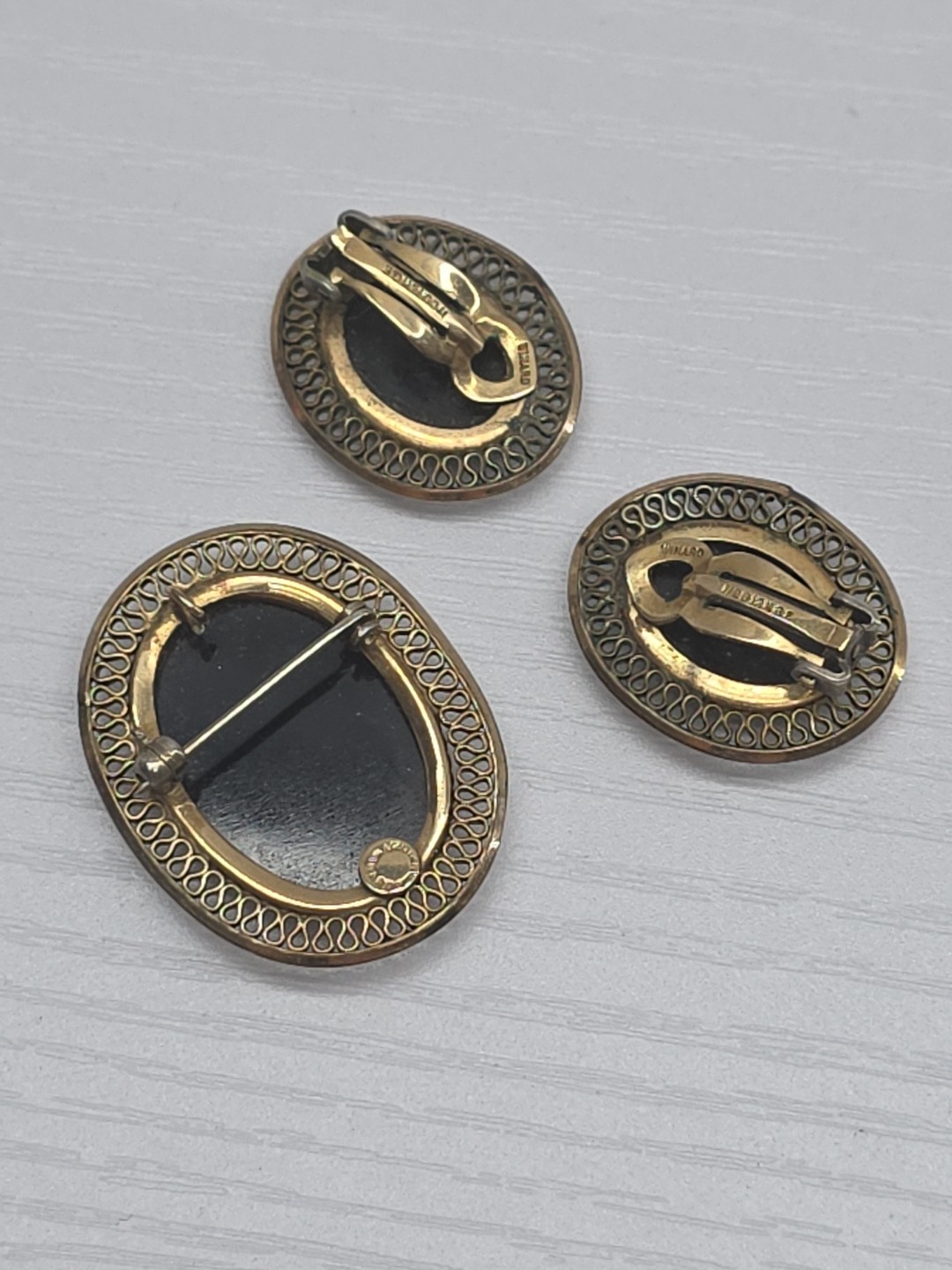 Vintage Winard 1/20 12k GF Black Onyx Clip On Earrings And Brooch Set