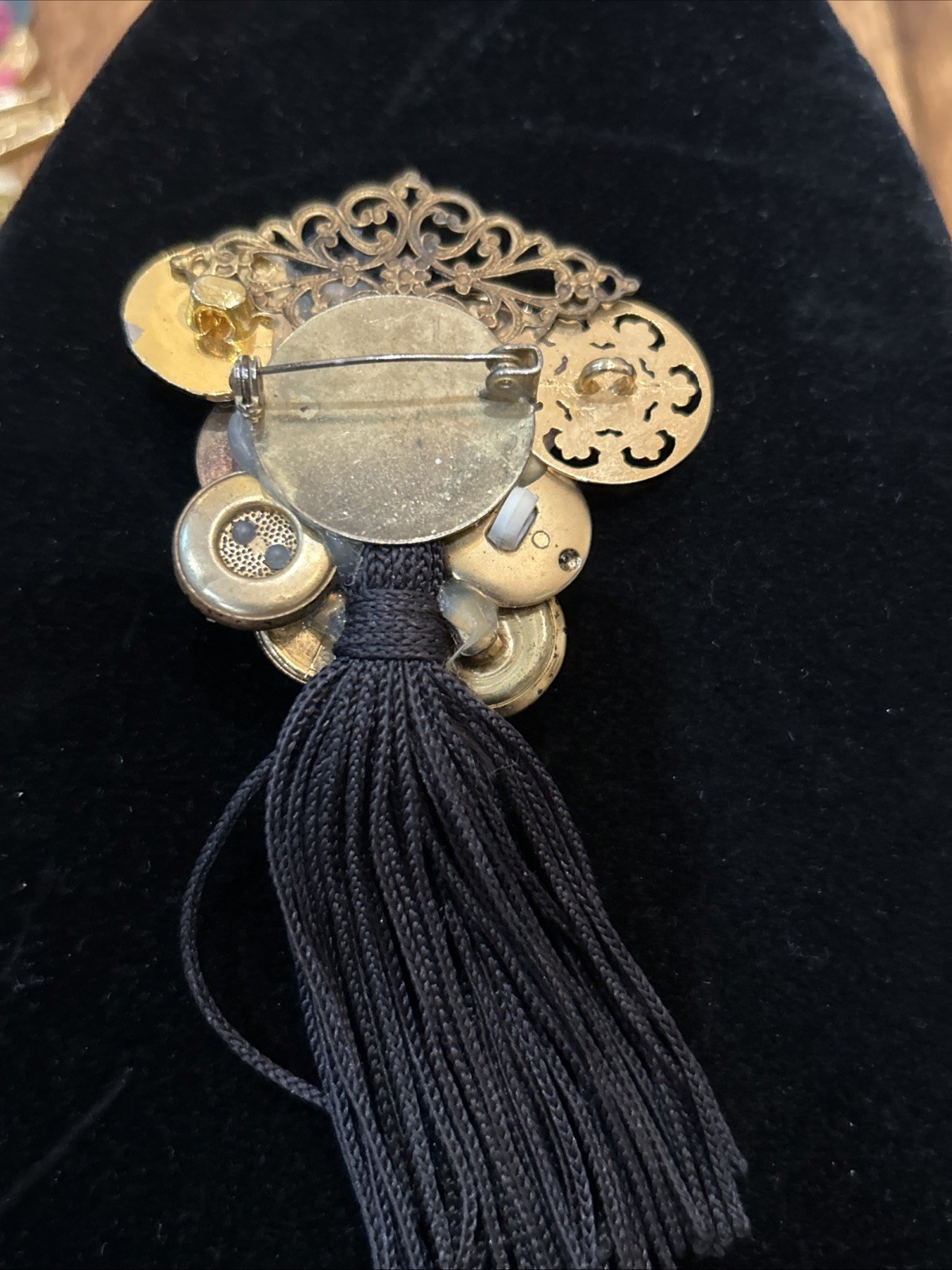 Vtg Collected layered Victorian Style Pin Brooch Gold Tone Fringe Cameo Pearl