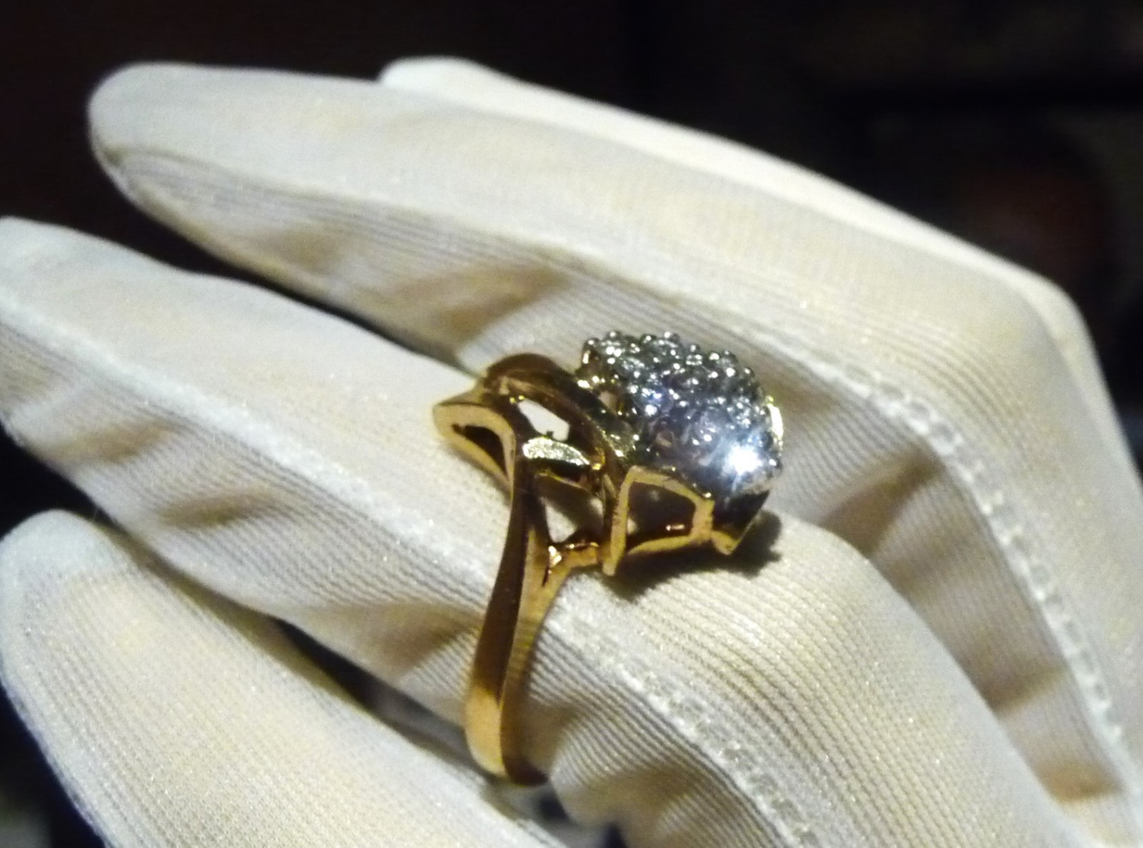 GORGEOUS ESTATE VINTAGE DESIGNER VR 14K YELLOW GOLD DIAMOND CLUSTER RING!