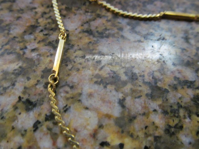 *Vintage Trifari Gold Tone Bar Link Station Chain Necklace 18″