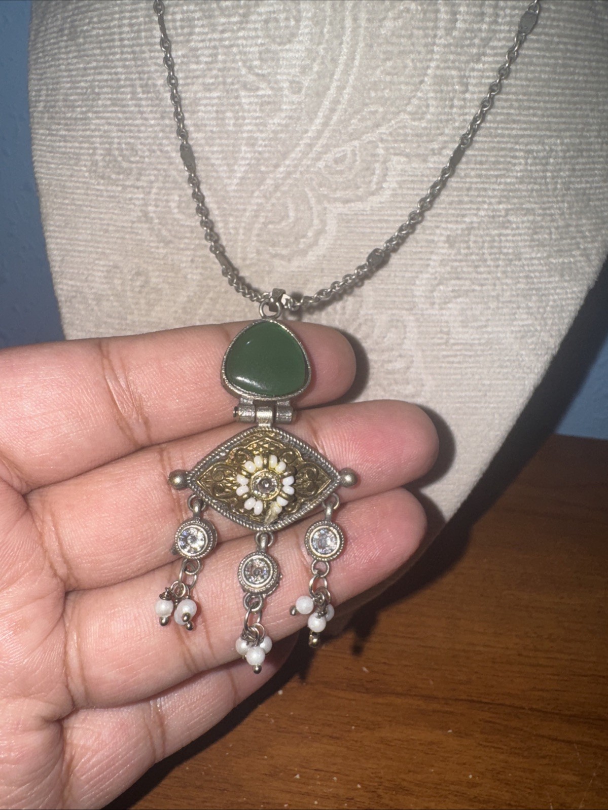 Women’s Vintage Pendant Set