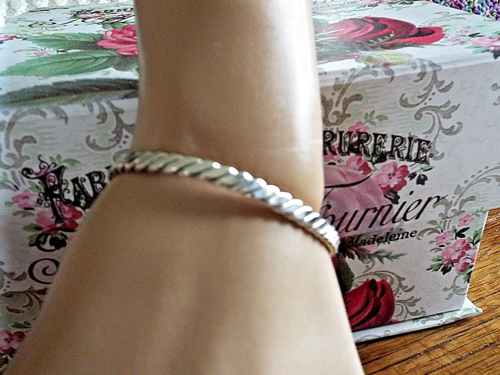 Vintage sterling silver braided cuff bracelet 2 1/4 across 12.9 grams Shiny