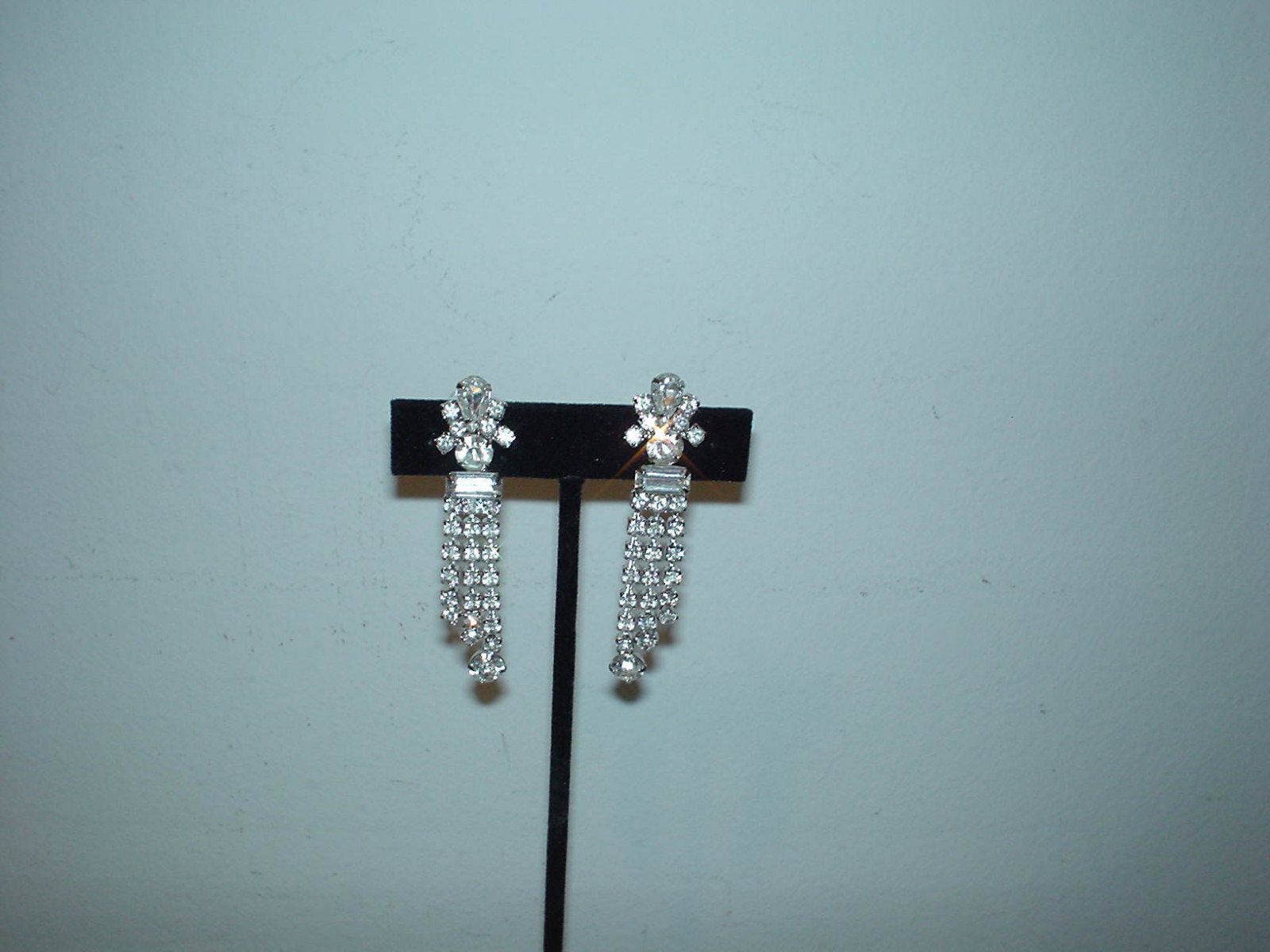 rhinestone screwback 3 strand graduated drop dangle 2 3/8″ flexible earrings