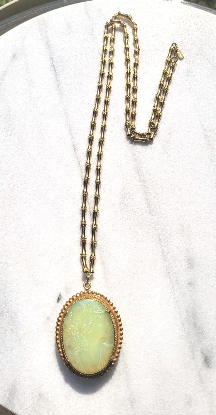 VINTAGE HASKELL 2 LADY CAMEO’S URANIUM GLASS PENDANT MONET BAMBOO NECKLACE OOAK