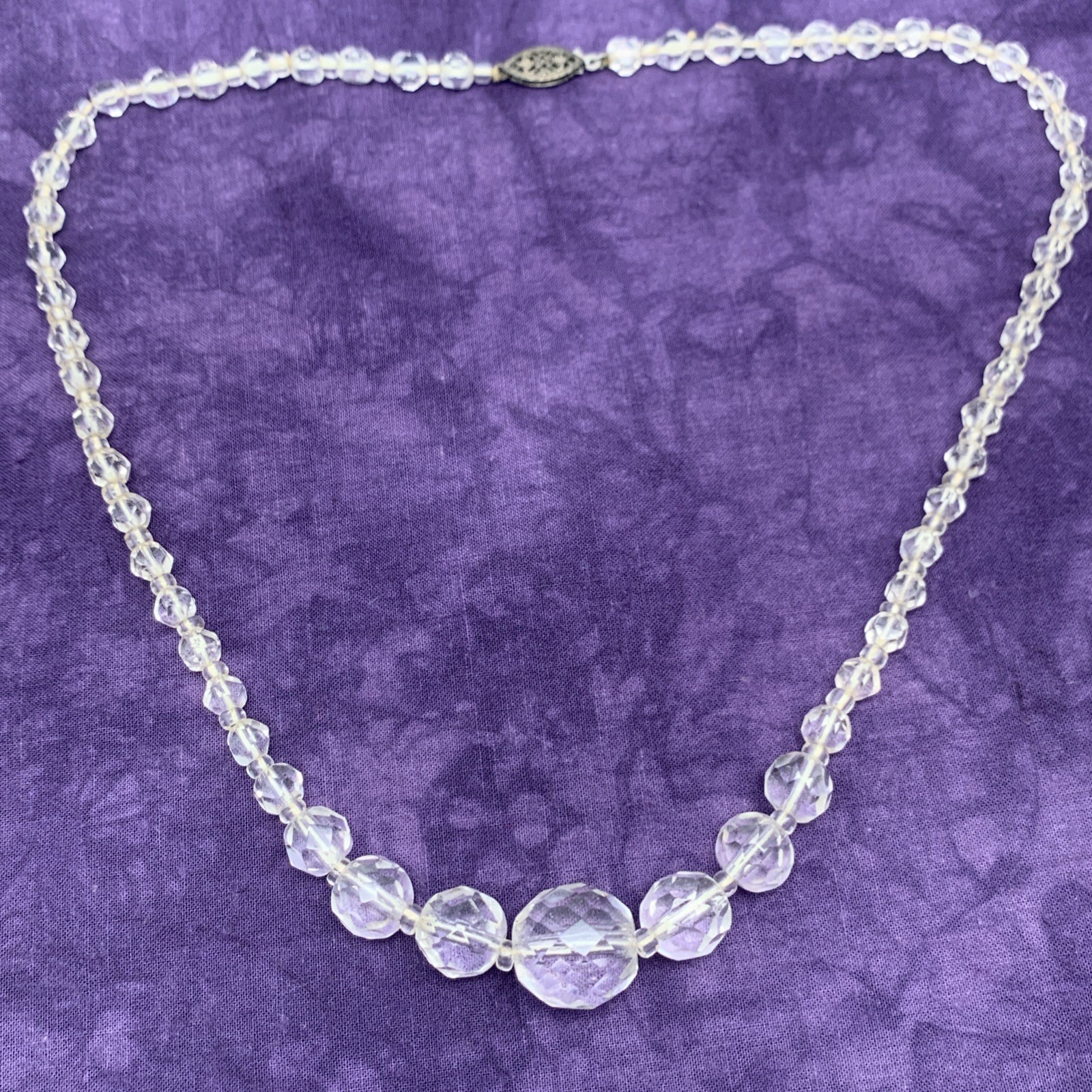 Vtg Glass Faceted Graduated 17.5″ Necklace w/ 925 Fish Hook Clasp
