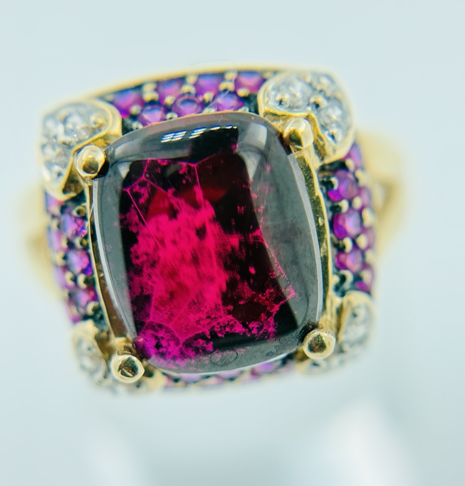 14K Gold gorgeous Garnet,Safire & Diamonds Ring MEDA size 6.25, 5g approximately