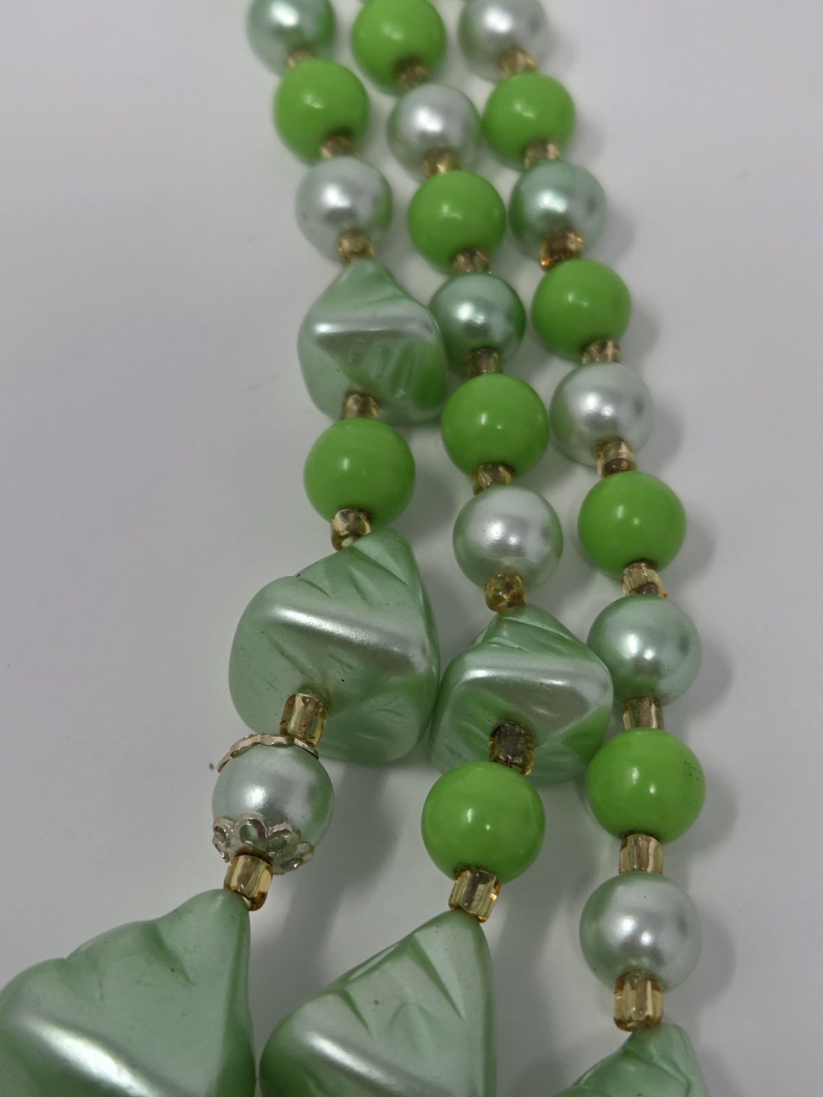 Sea Foam & Lime Green Triple Strand Beaded Necklace Vintage Faux Pearl 15 – 17″