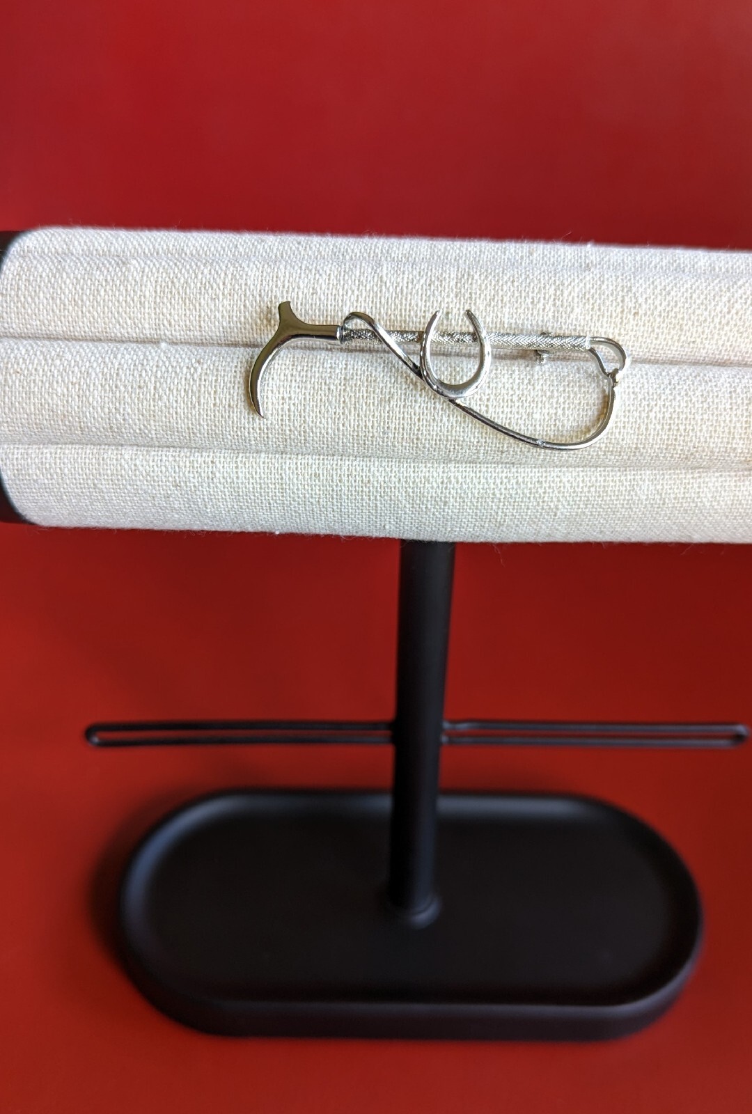 Silver Tone Equestrian Horse Shoe Pin BROOCH Riding Crop Brom P.D. Saddlery MI