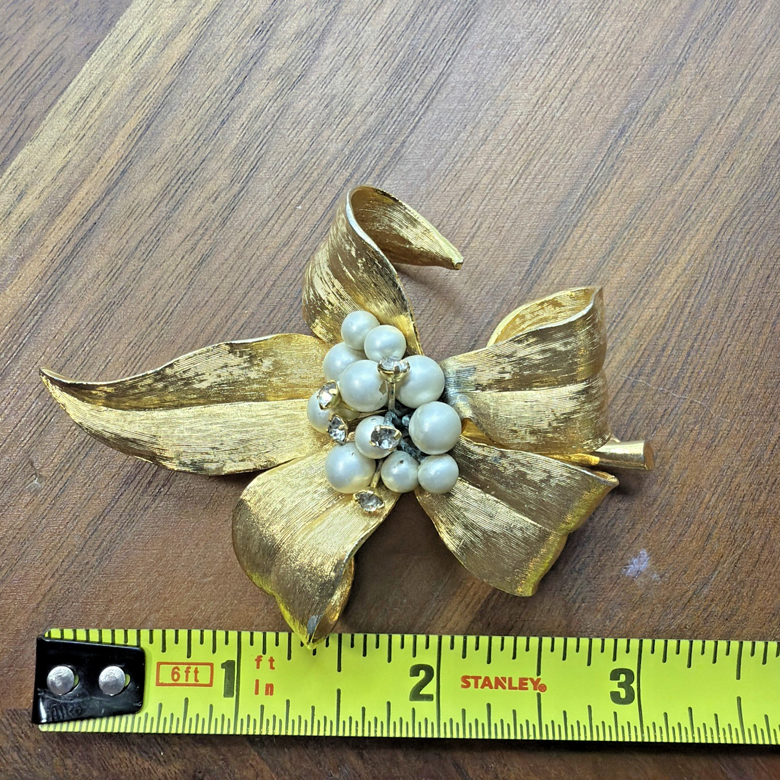 Vintage Brushed Gold Toned Flower Brooch Faux Pearl Rhinestones