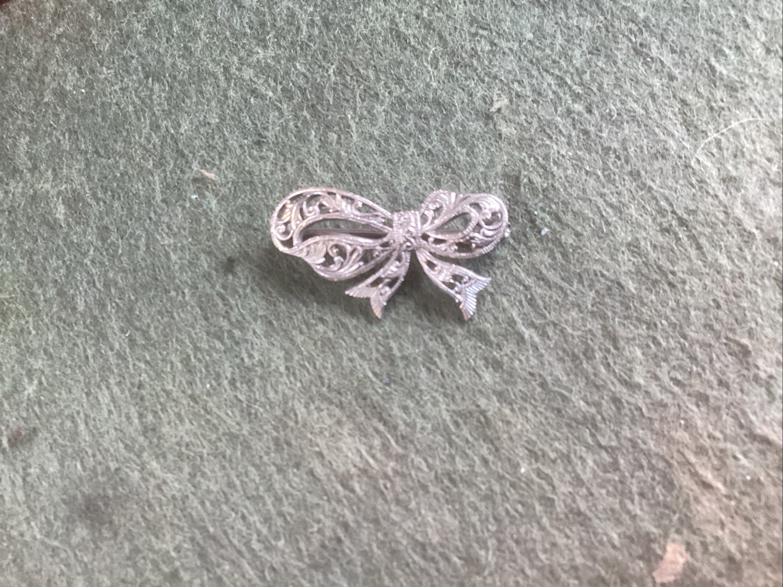 Silver Lace Pin Marked W/Star C Clasp Safety Lock Open Work Bow