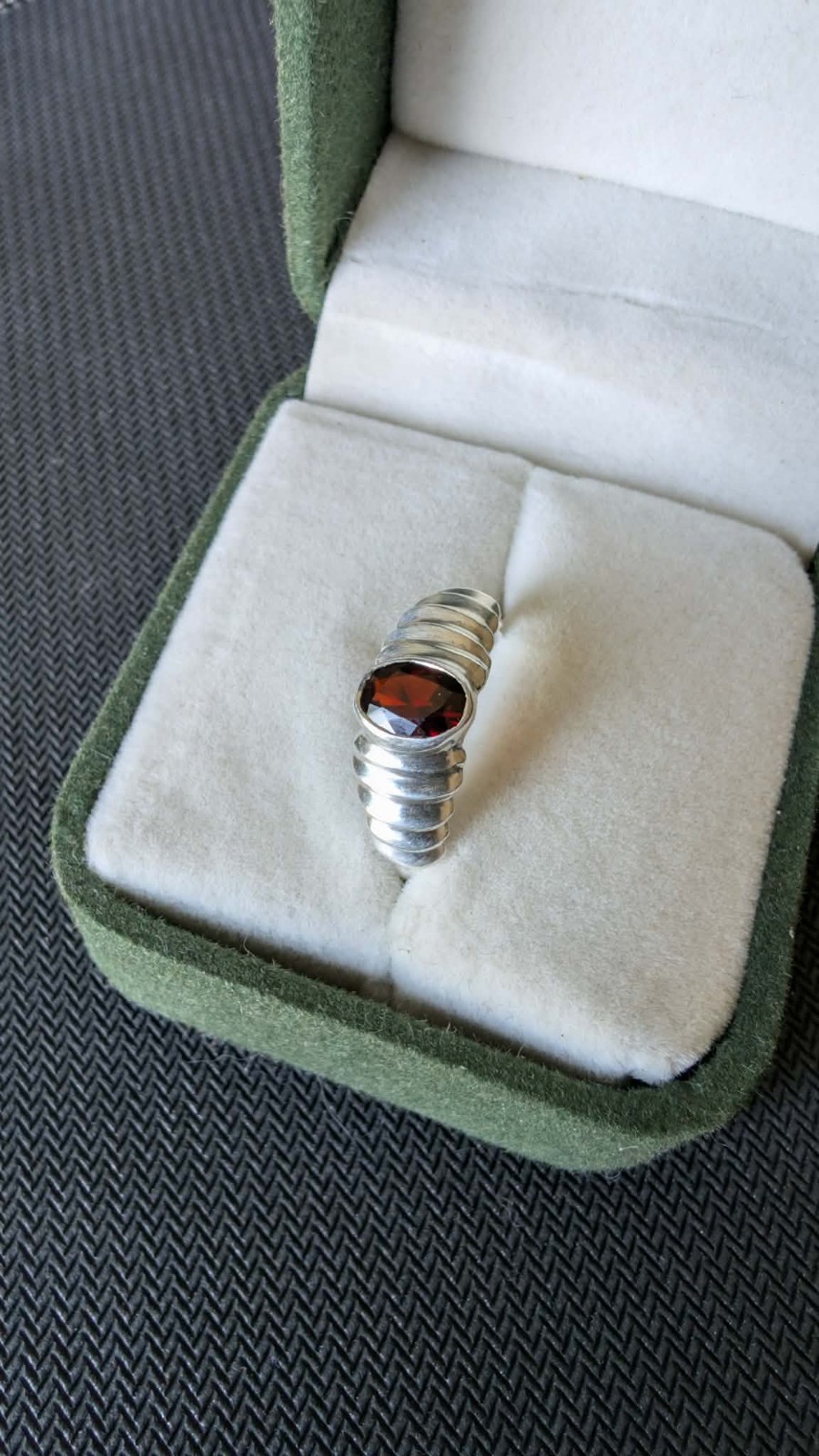 Vintage Silver Unlimited SU 925 Sterling Silver Ribbed Shrimp Ring, Oval Garnet