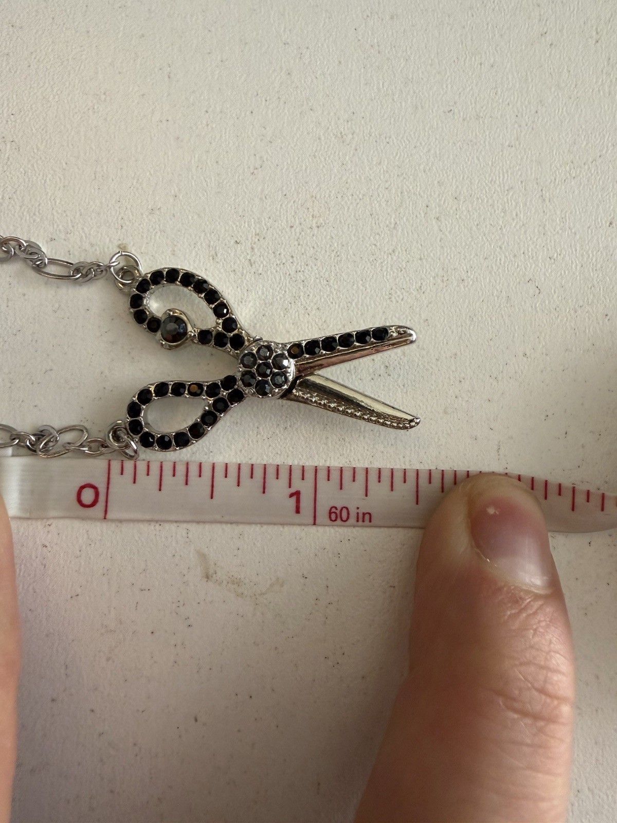 Vintage Magnetic Scissors Necklace Black Rhinestone Silver Tone Hair Stylist 20”