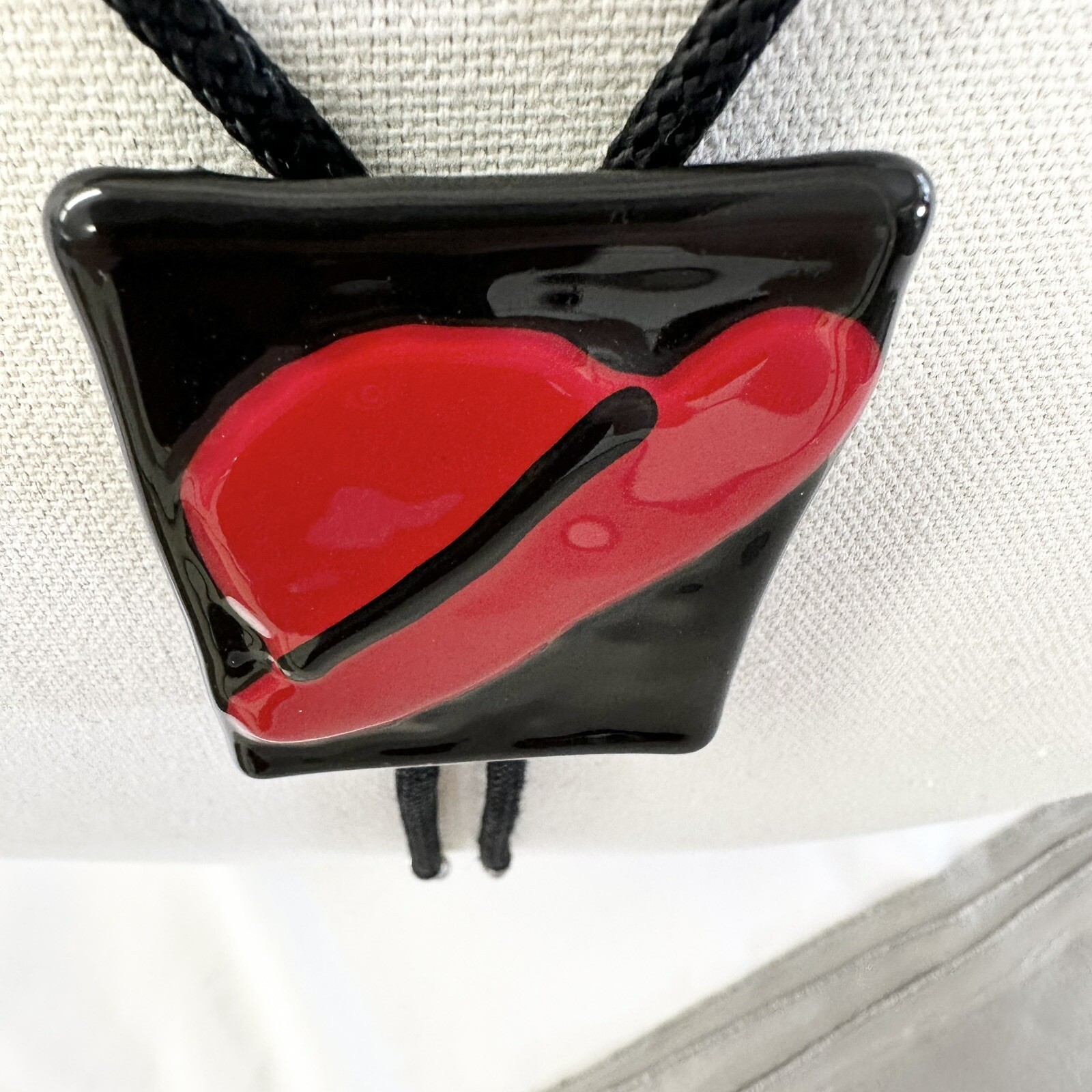 Vintage Black Ceramic Red Hat Western Bolo Tie Southwestern