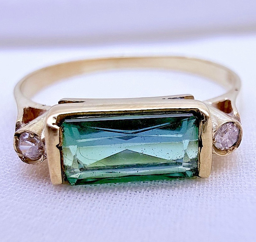 Vintage 18ct Gold Green Tourmaline & Diamond Ring Natural Hallmarked Size 7.5
