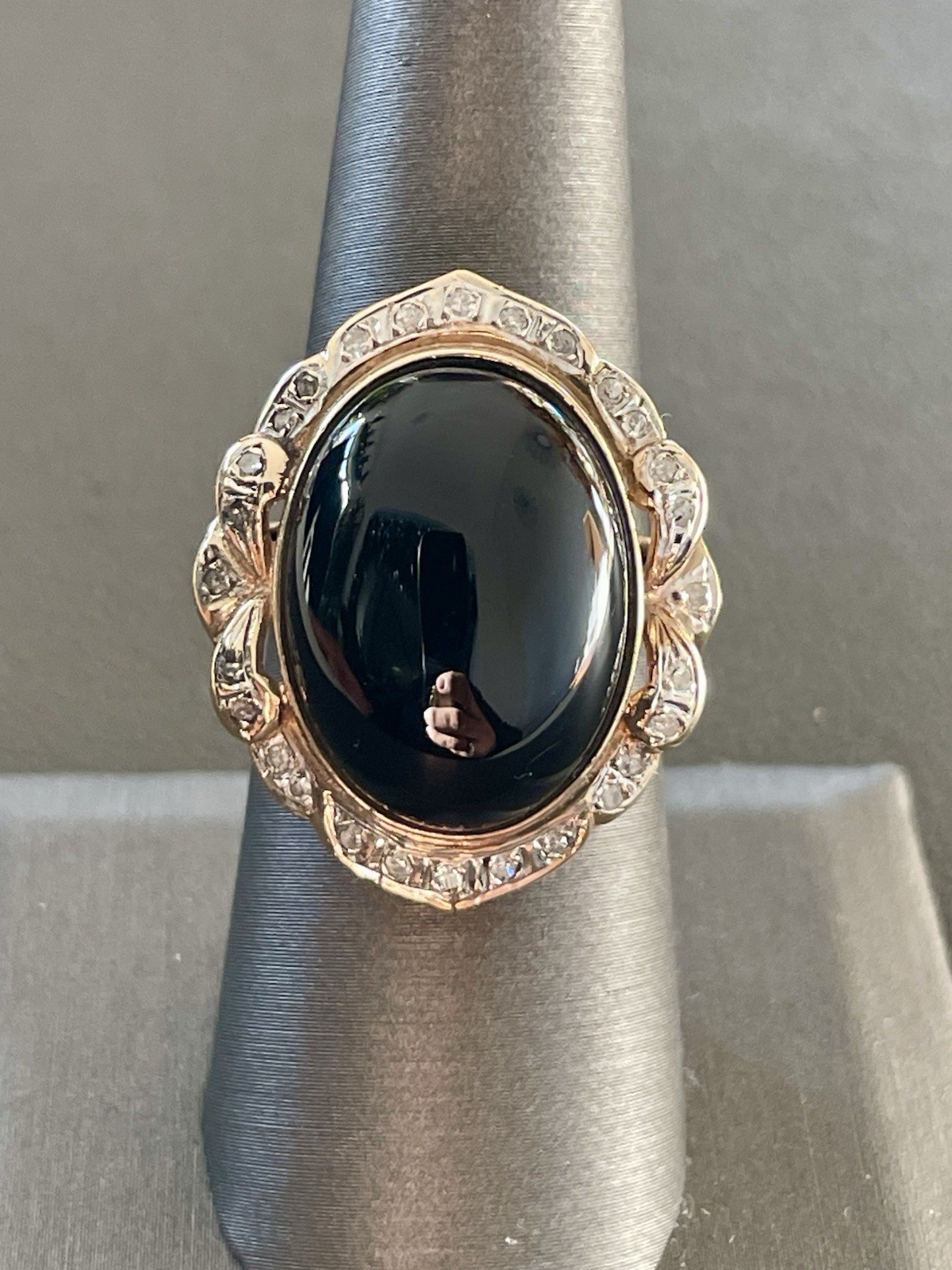 14KT Yellow/White Gold Black Onyx And Diamond Ring. Size 7.5 (Q292)