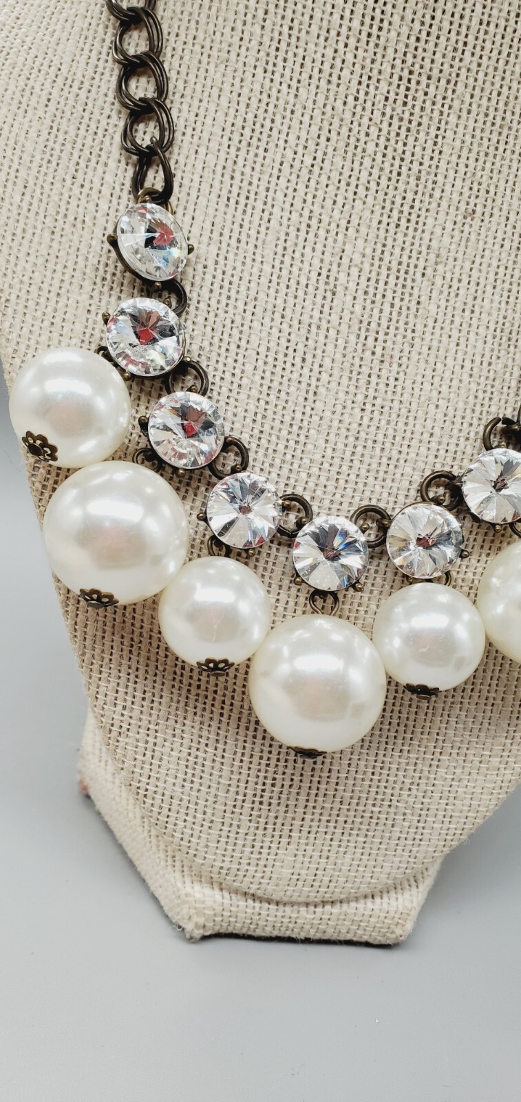 Plunder Faux Pearl and Glass Beaded Anique gold colored metal necklace 18″ bl03