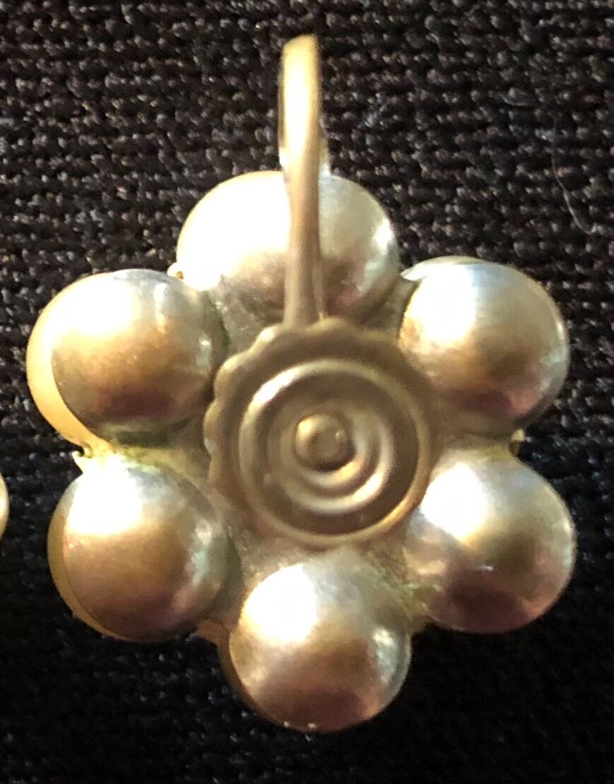 Gorgeous Vintage 1930s to 1940s Cluster Pearl Earrings Screw Back