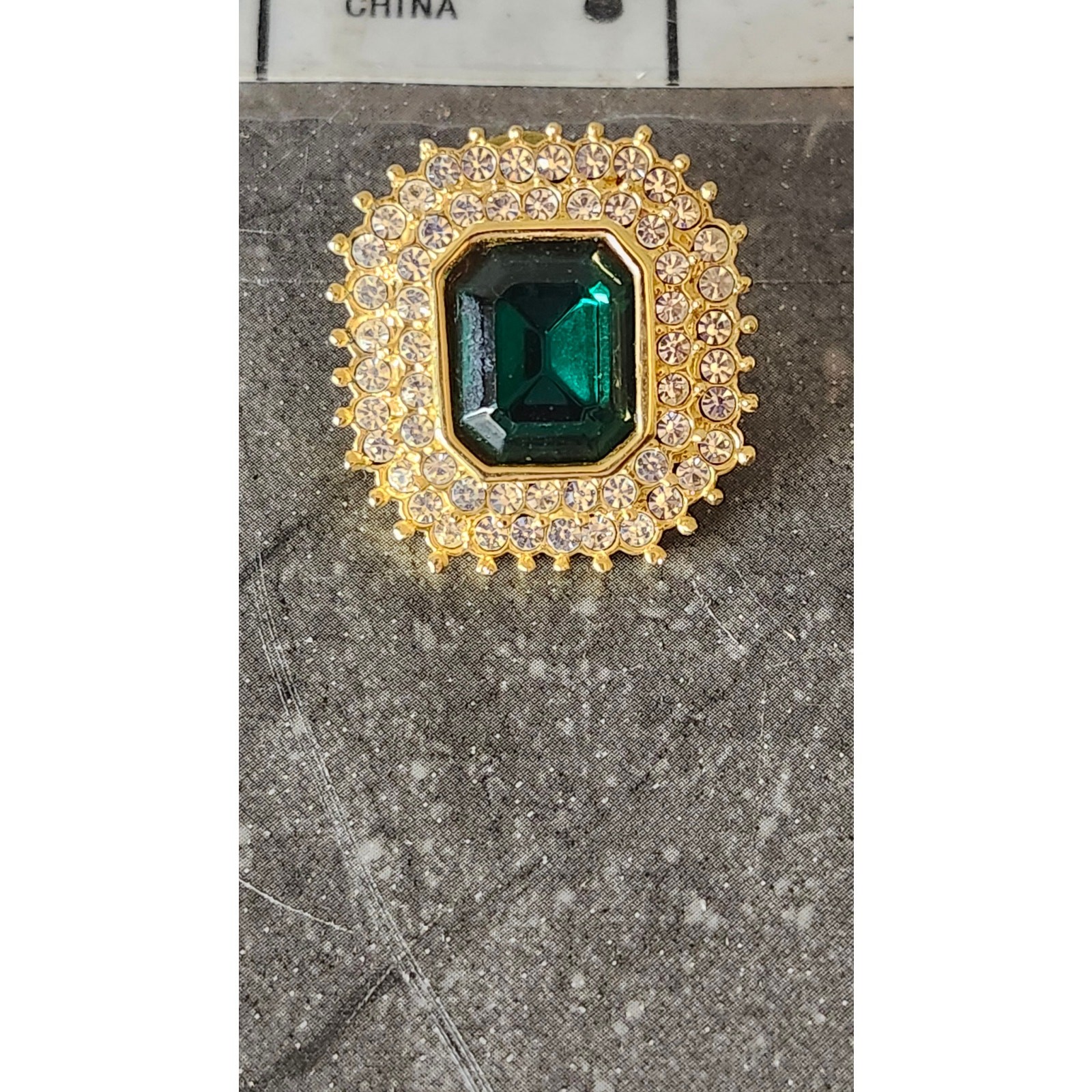 Roman Custom Jewelry Vintage Gold Tone Green Emerald Rhinestone Stud Earrings