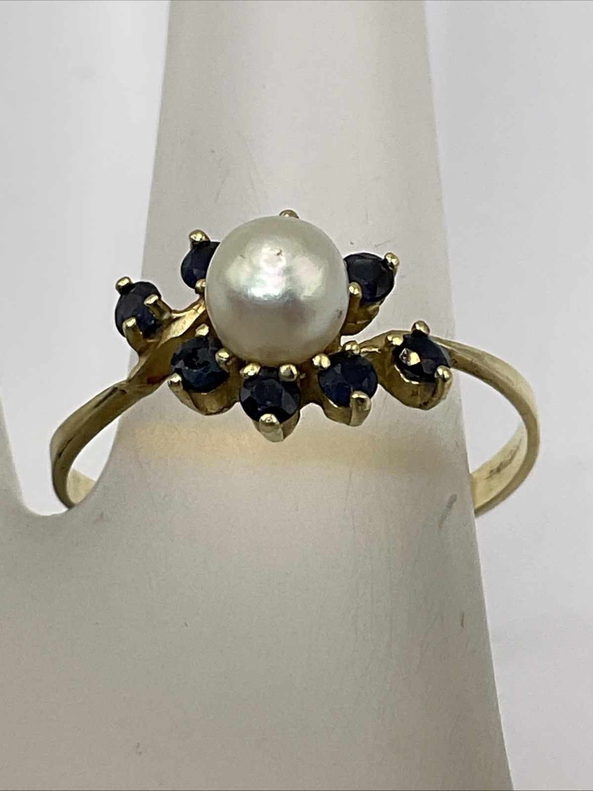 VINTAGE HANDMADE Solid 14K Yellow Gold White Pearl & Blue Sapphire Ladies Ring