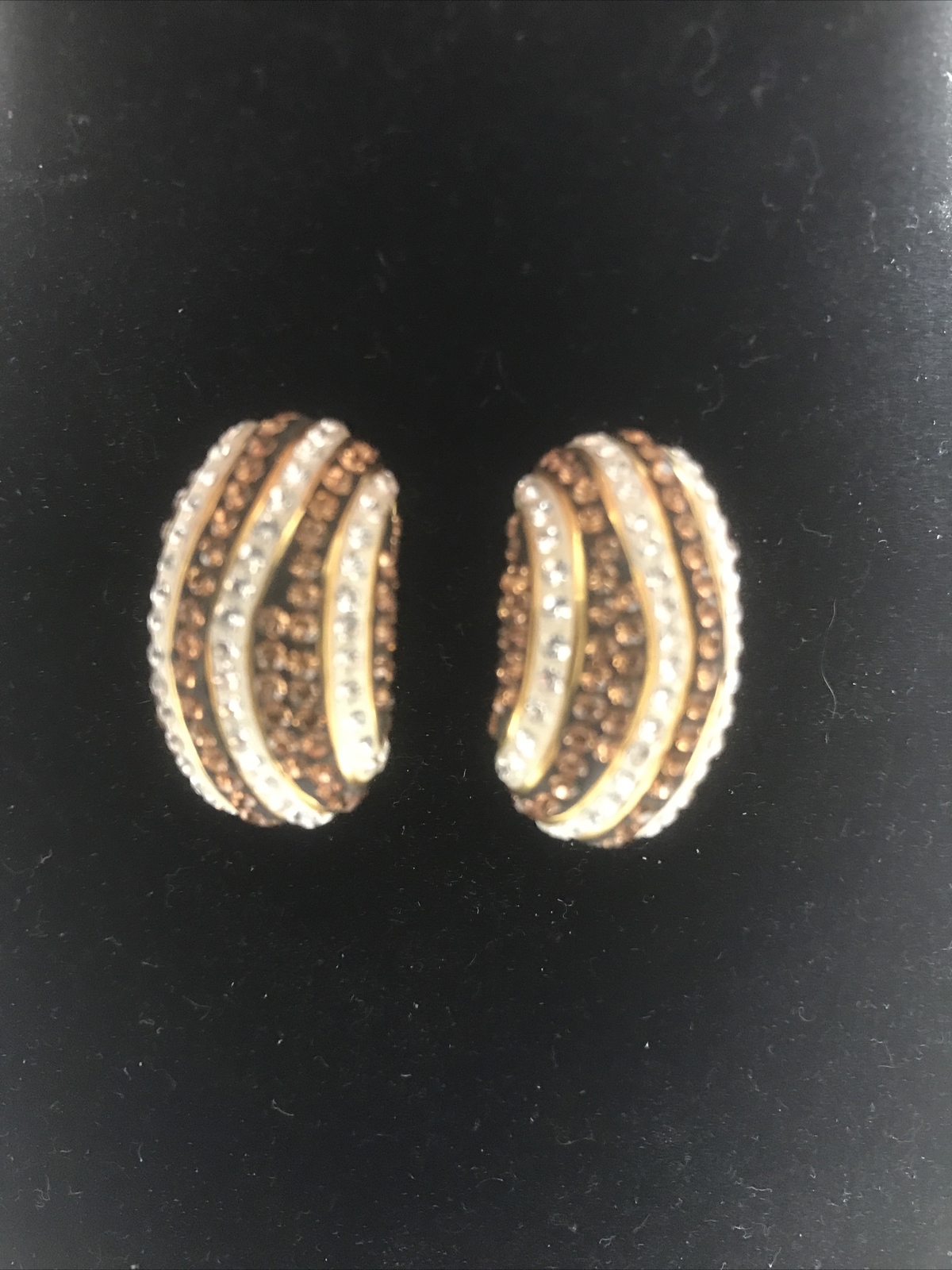Vintage Unbranded White Brown Earrings KG Stunning Beautiful