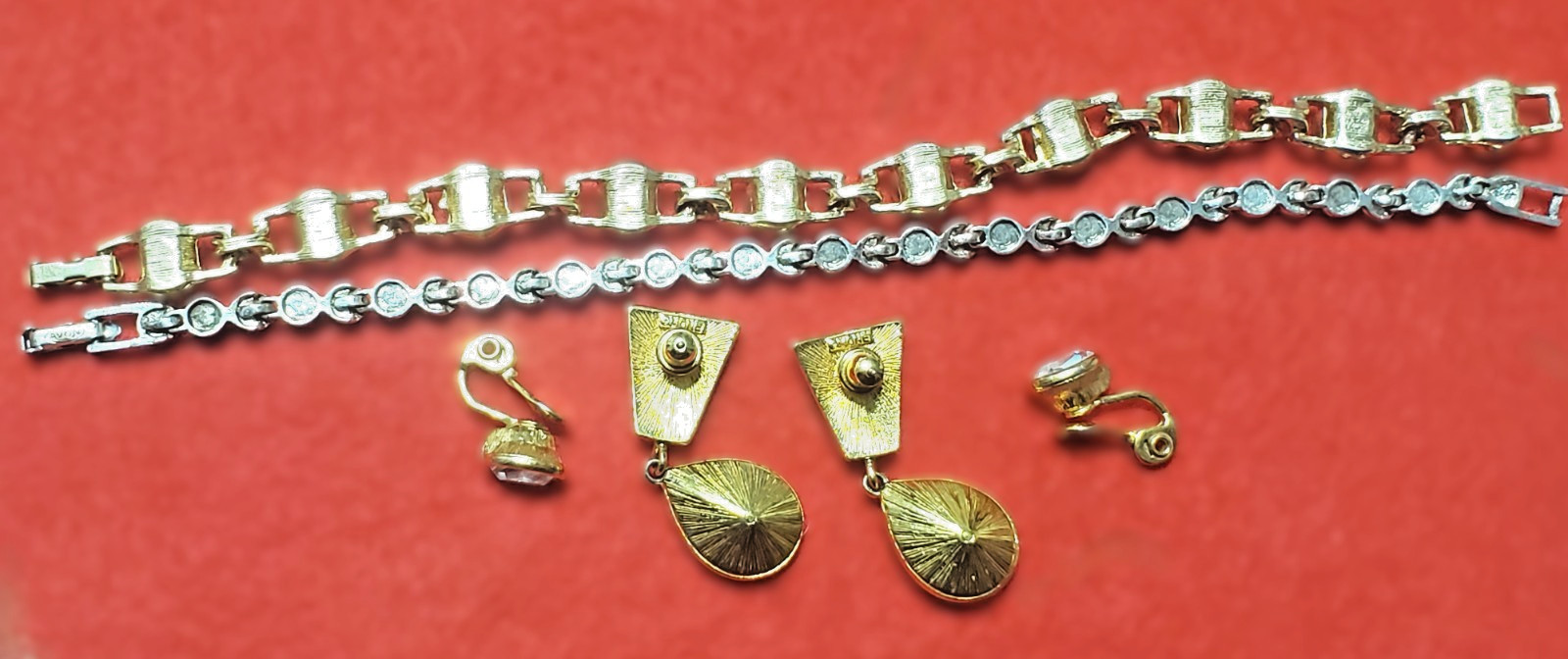 Mixed Lot 4 Pieces*Monet*Avon*Unsigned*2 Bracelets*2 Sets of Earrings