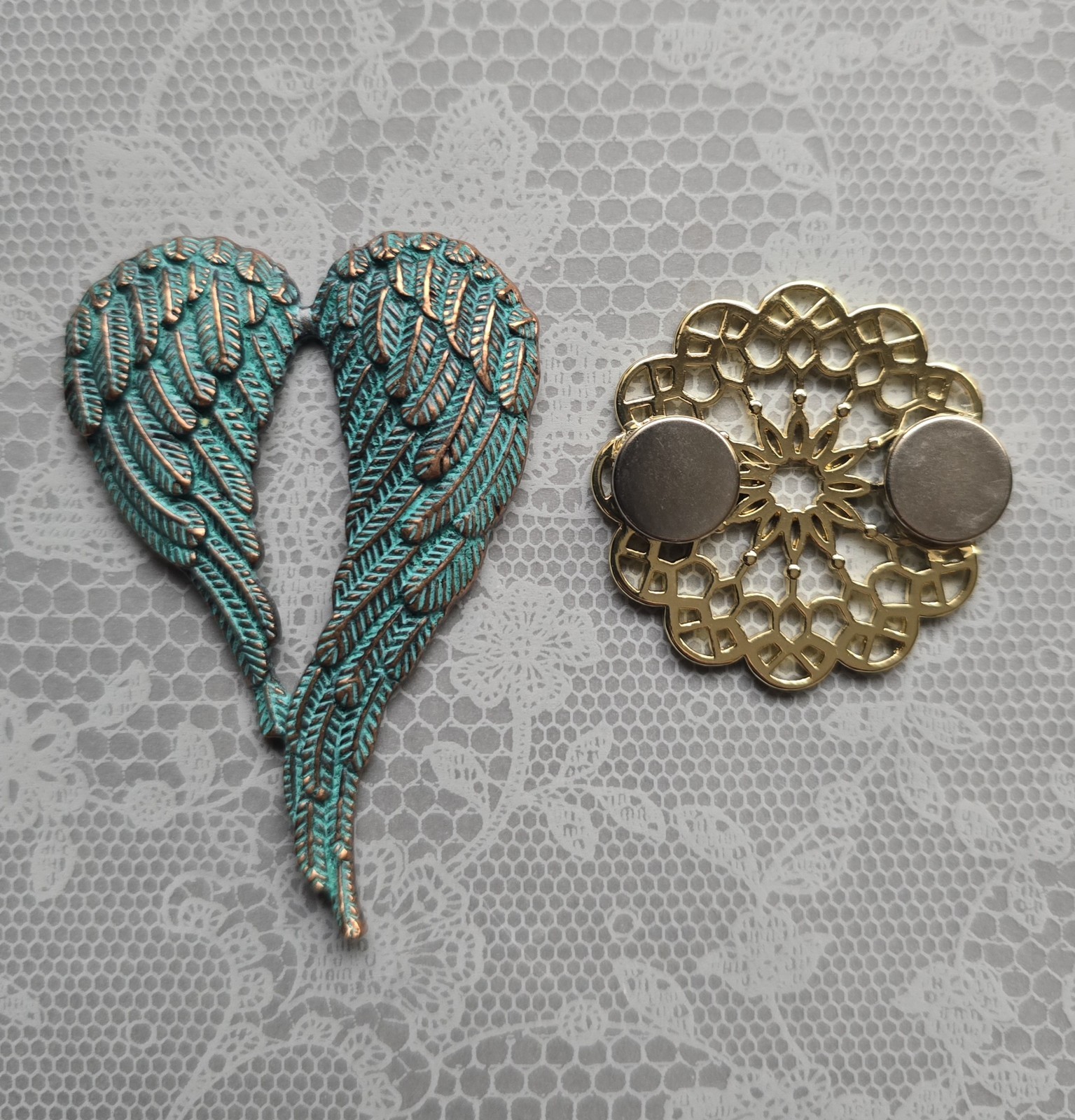 Magnetic Angel Wings brooch, copper patina. Angel heart brooch Remembrance gift