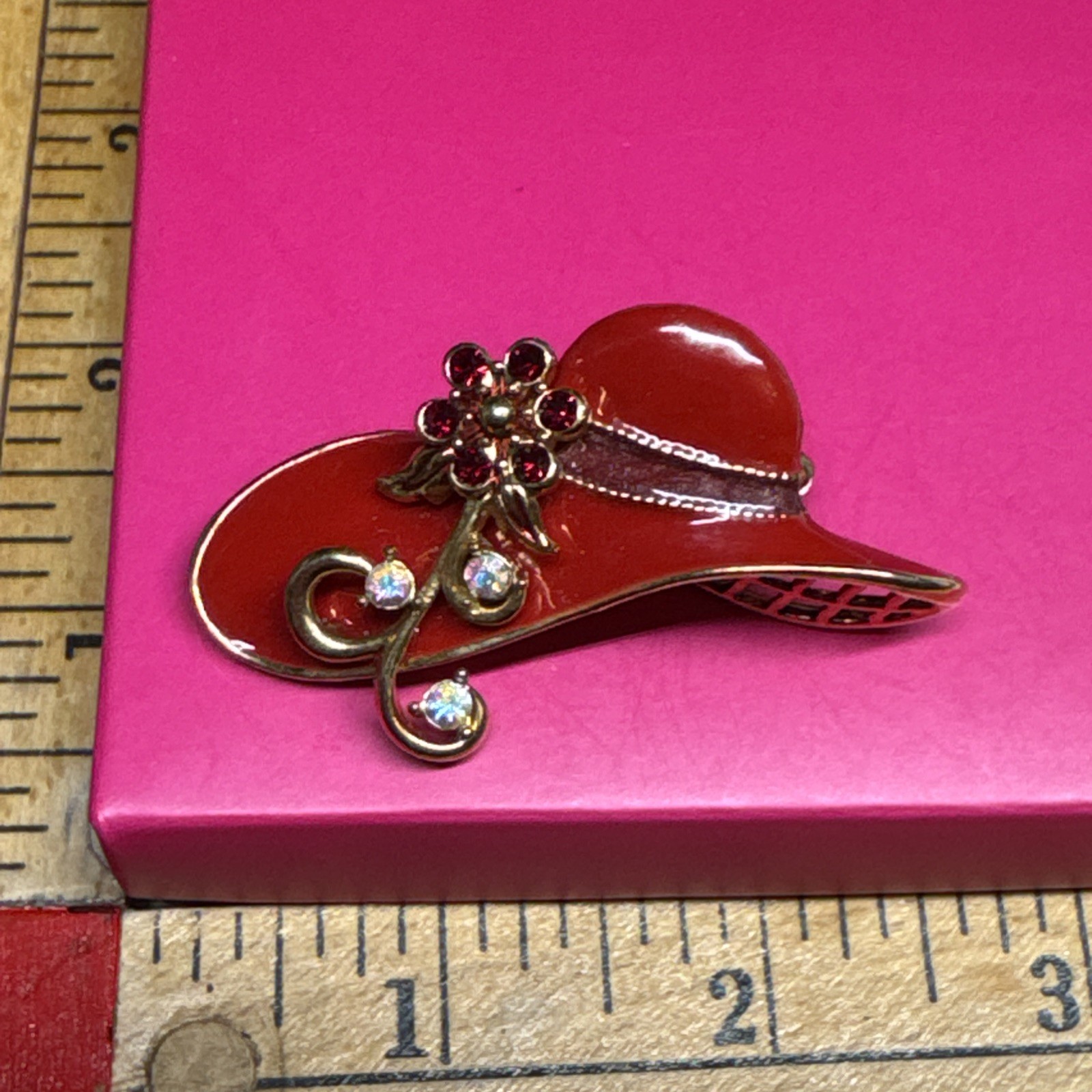 VTG SIGNED AVON RED ENAMEL CLEAR AB RHINESTONE FLOWER HAT BROOCH PIN gold tone