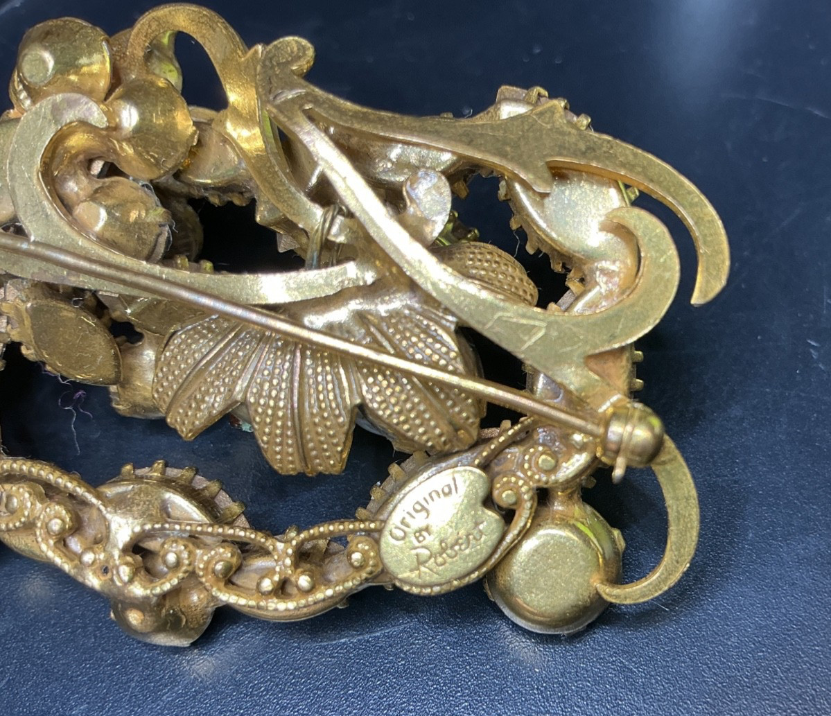 COLLECTIBLE “ORIGINAL BY ROBERT” BROOCH SIGNED Mid-Century FREE Shpg Charity