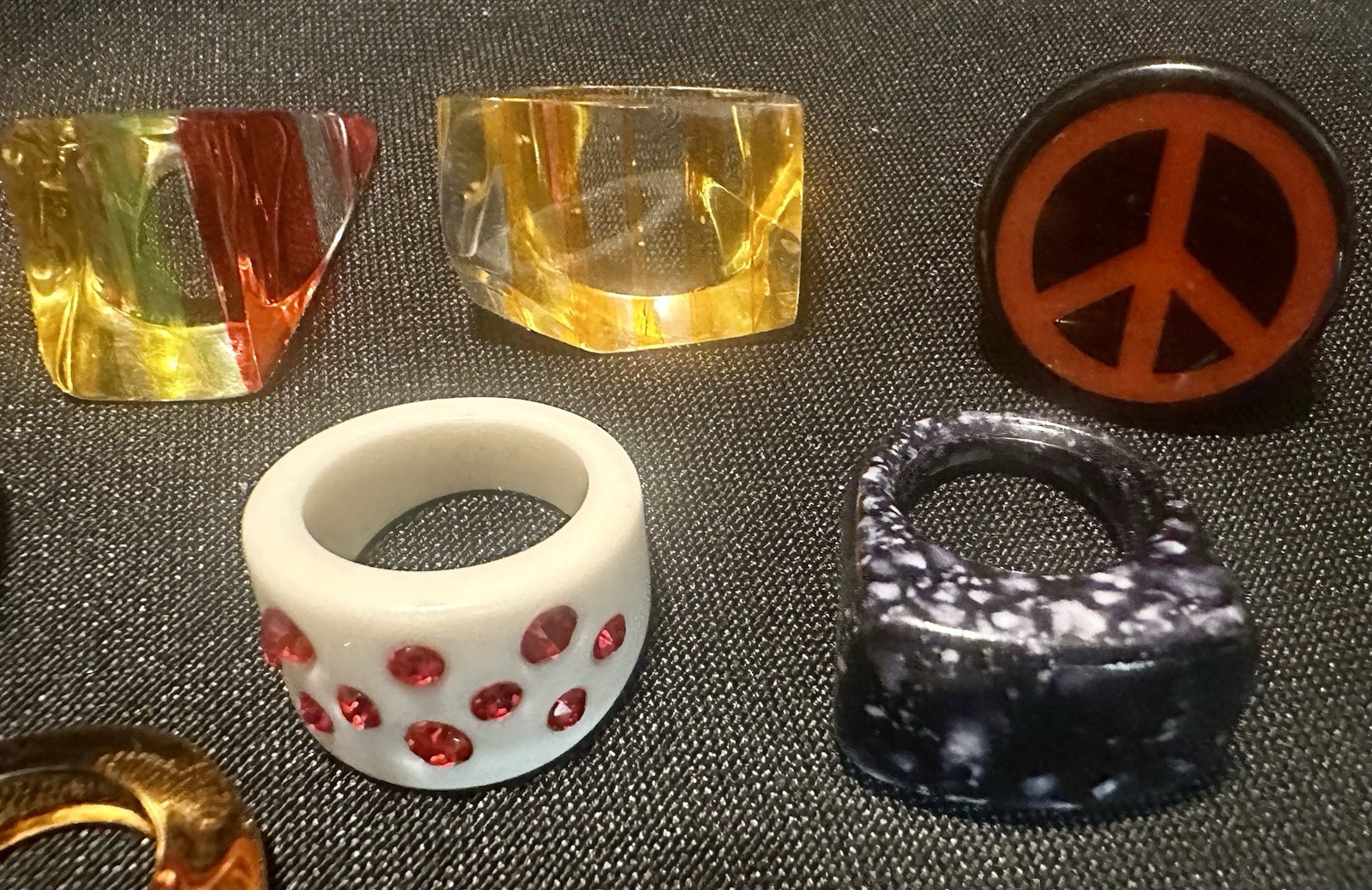 Lot Of 19 Vintage Acrylic Lucite Glass Chunky Retro Rings