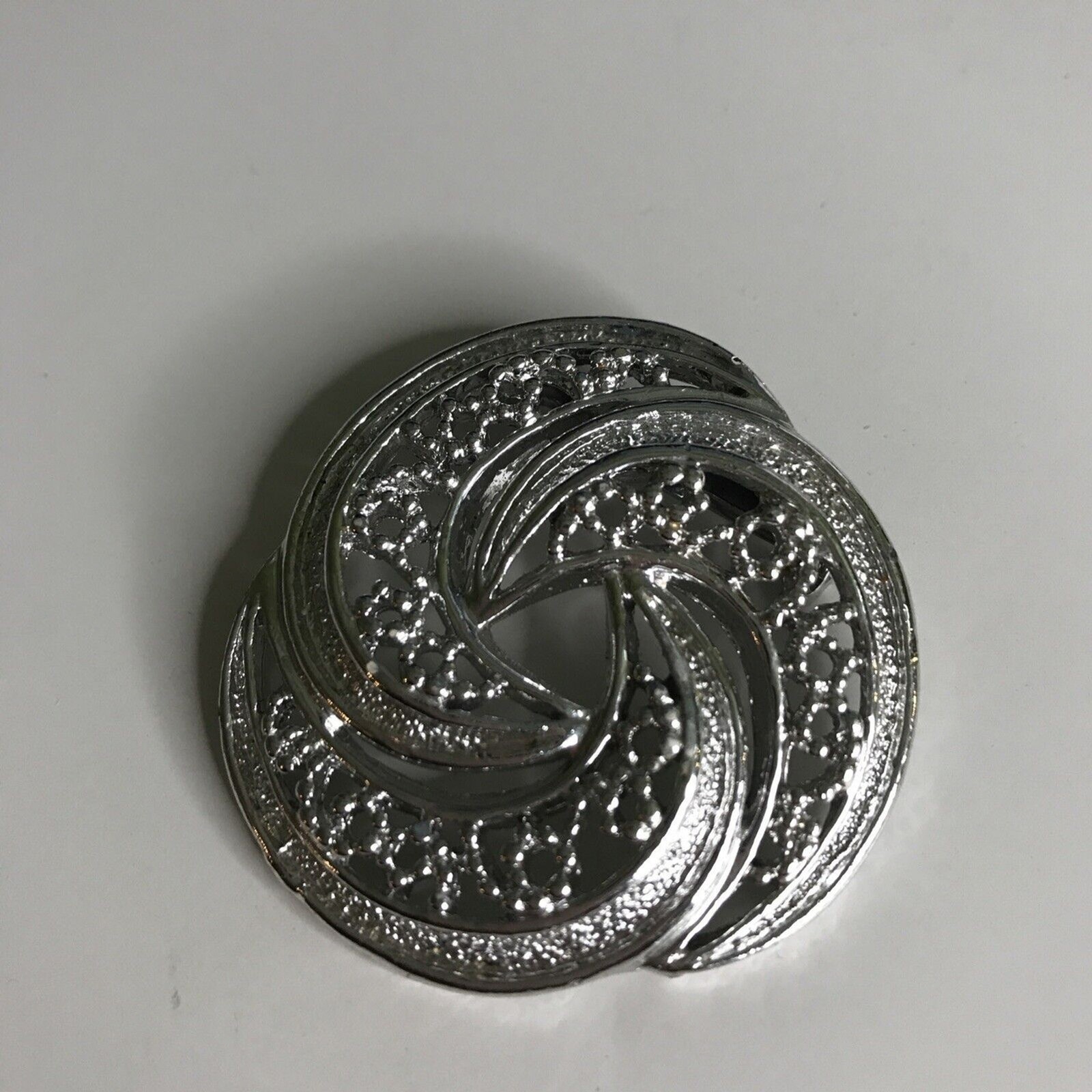 Vintage Silver tone Brooch pin Swirl Costume Jewelry