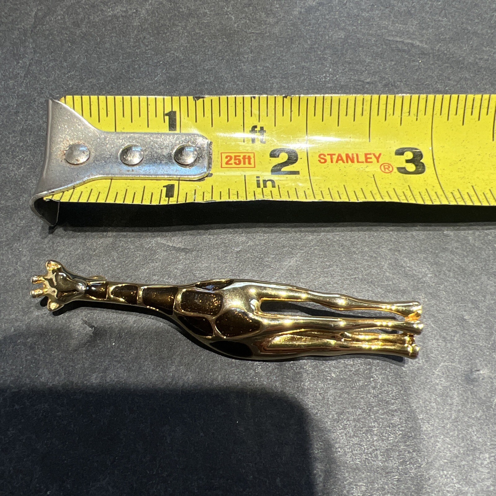 Womens Jewelry Giraffe Pin Brooch Gold Tone Vintage Animals Safari Collectible