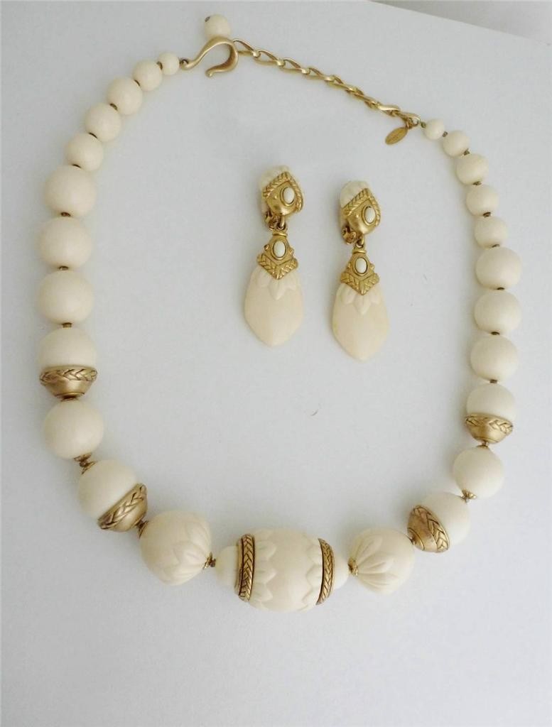 Vintage OSCAR DE LA RENTA Necklace Earrings Set Ivory Color Gold Designer Signed
