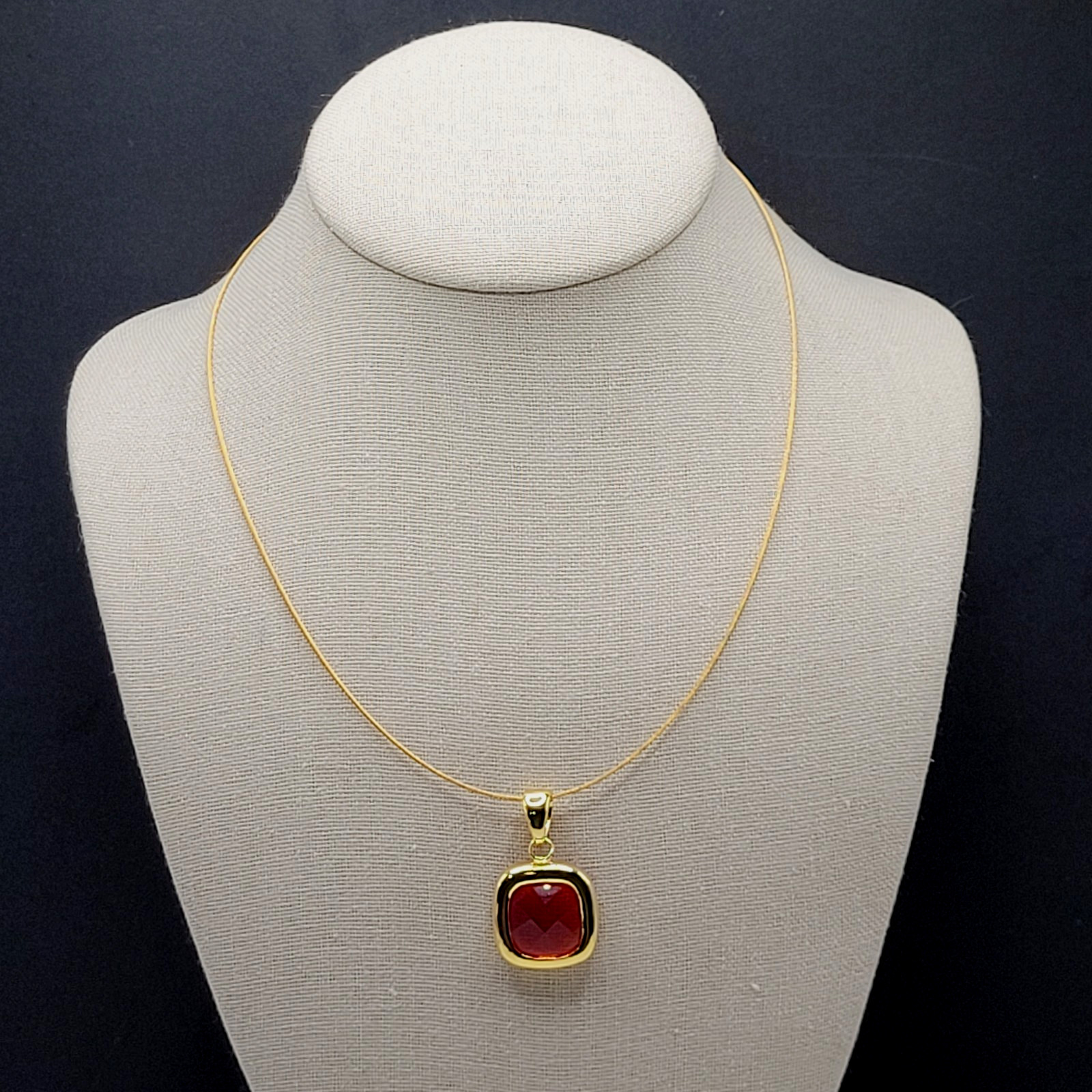 Red Glass Faceted Cushion Cut Bezel Gold Tone Wire Necklace Clip On Earrings Set