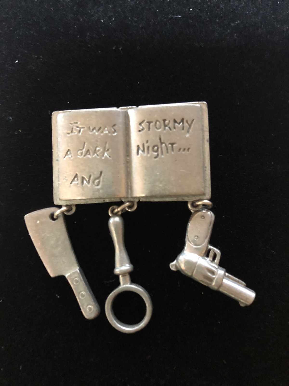 VTG. SILVER TONE PEWTER CLIFT DARK & STORMY NIGHT BOOK BROOCH 1.5″