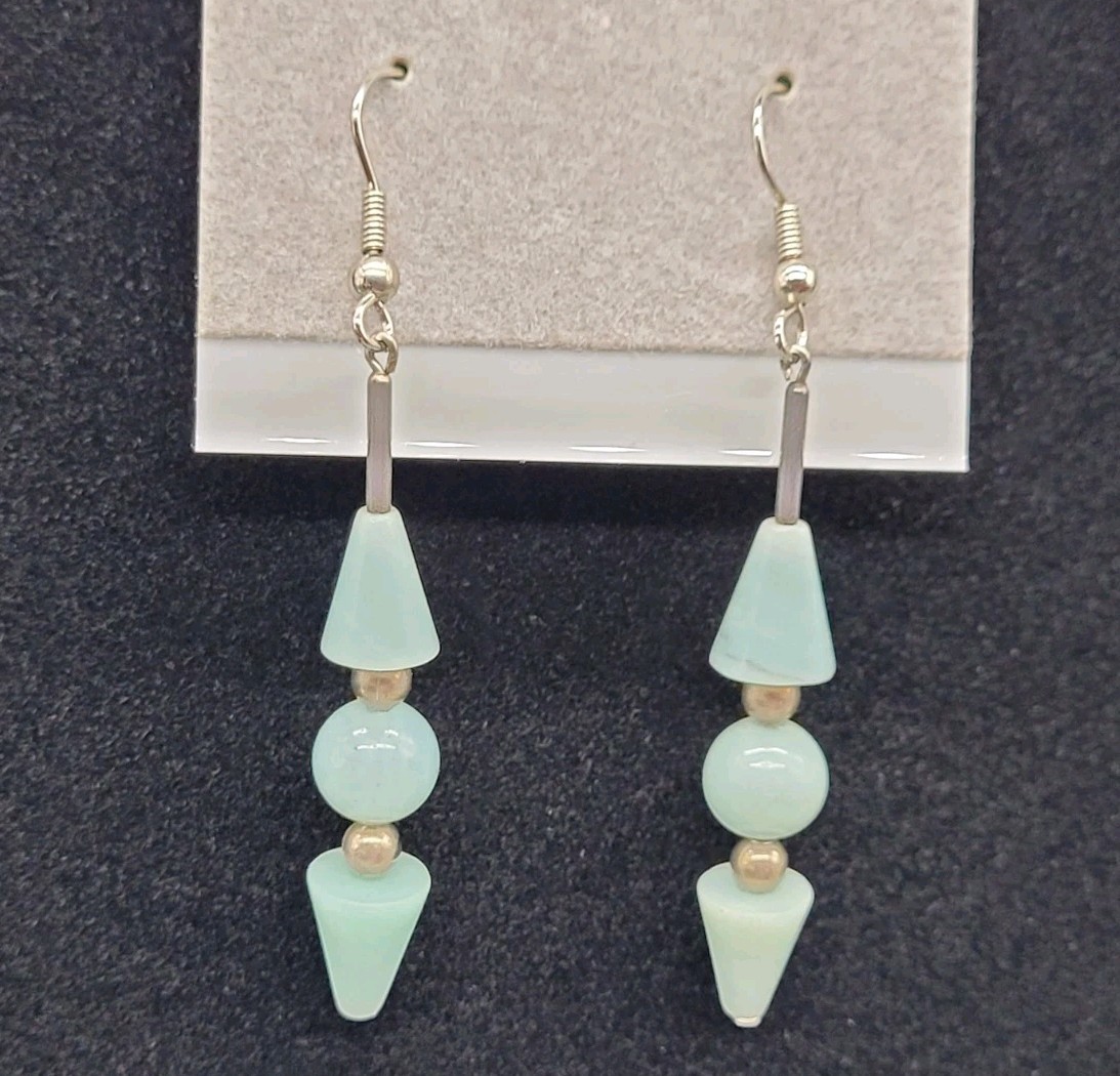 Gorgeous Light Blue Stone Bead 24″ Necklace & Earrings Set Cone/Round Shapes