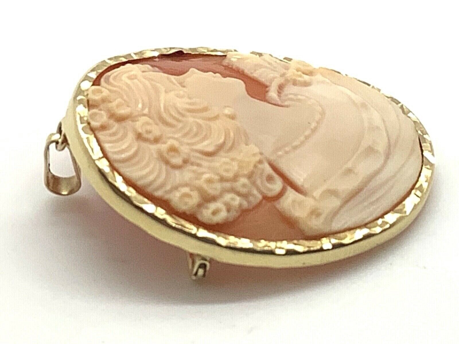 14KT Yellow Gold Hand-Carved Right Facing Shell Cameo Pendant/Brooch, Signed Gm