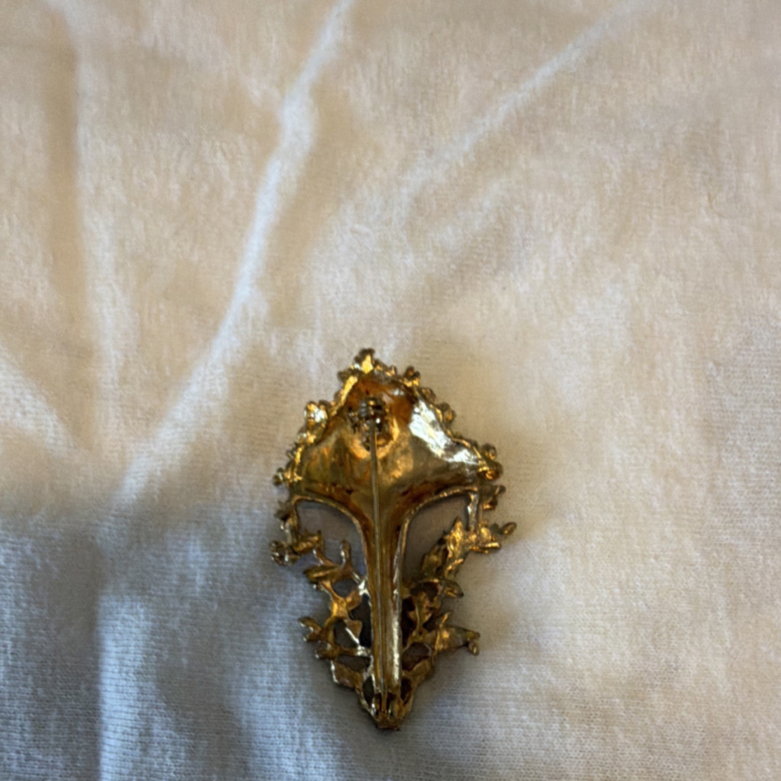 Vintage Gold Tone Flower Brooch No Stone Floral Theme Flowers & Plants Pin