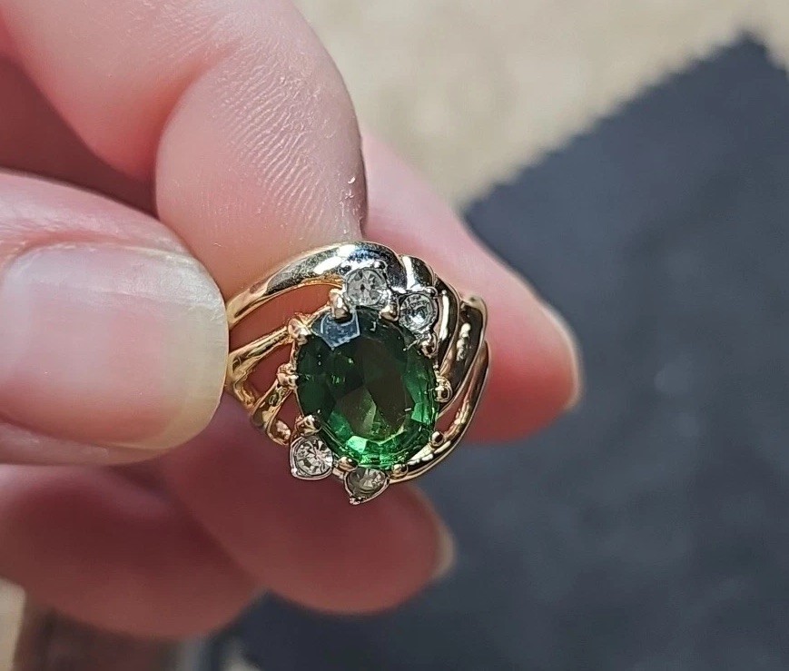 The Walton Ring Viintage Lindenwold 14K HGE Large Green Colored Stone Size 4.5