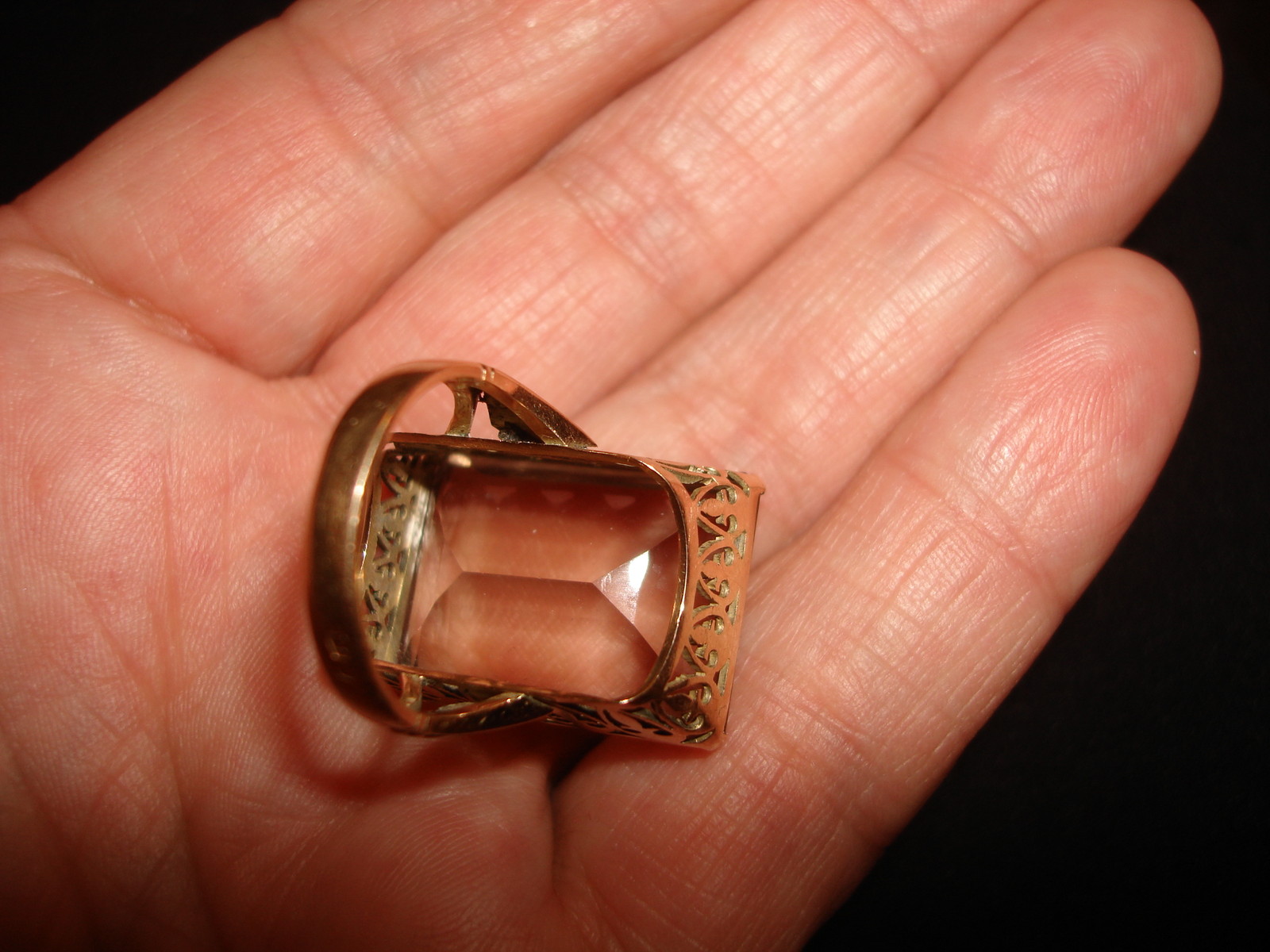 VINTAGE HUGE NICE 14 KARAT YELLOW GOLD HUGE EMERALD CUT SMOKEY QUARTZ RING 9