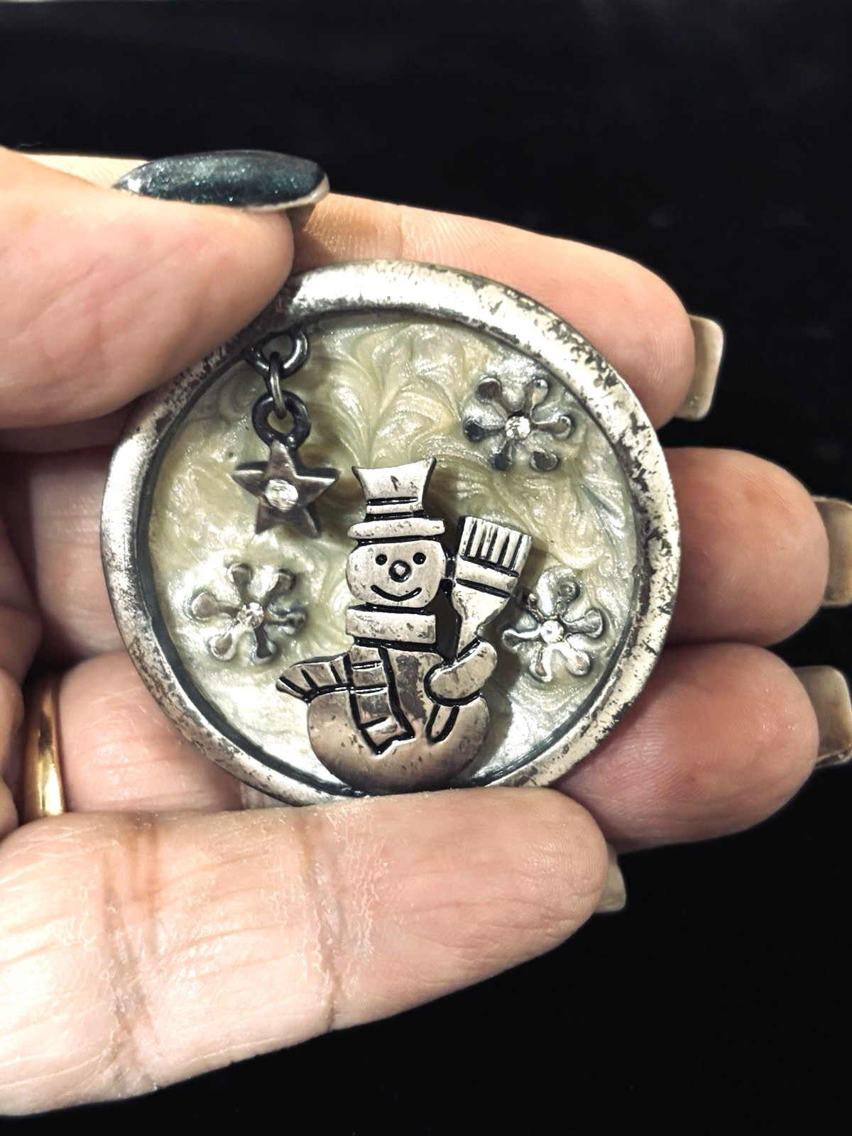 Christmas Snowman 3-D Enamel Brooch Dangling Star Silver Tone Metal Pewter 1.75″