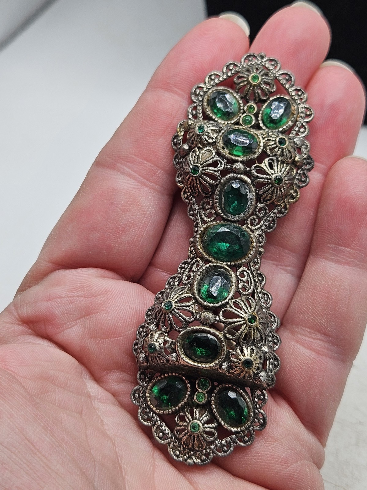 Vintage New England Glass Works (?) Green Rhinestone And Filligree Bow Brooch,